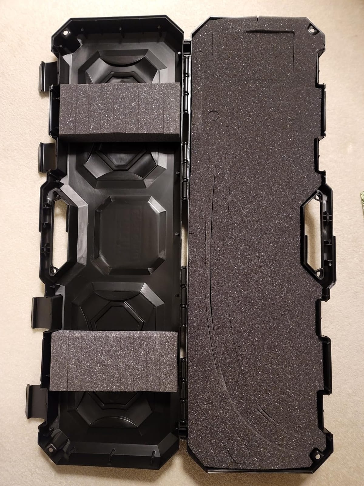 MTM BC34TD Takedown Recurve Bow Case, Lockable Storage, Airline Approved Hard Case, Hold's 16 Arrows, For One Target or Hunting Bow Setup, Made in USA, Black customer photo 1