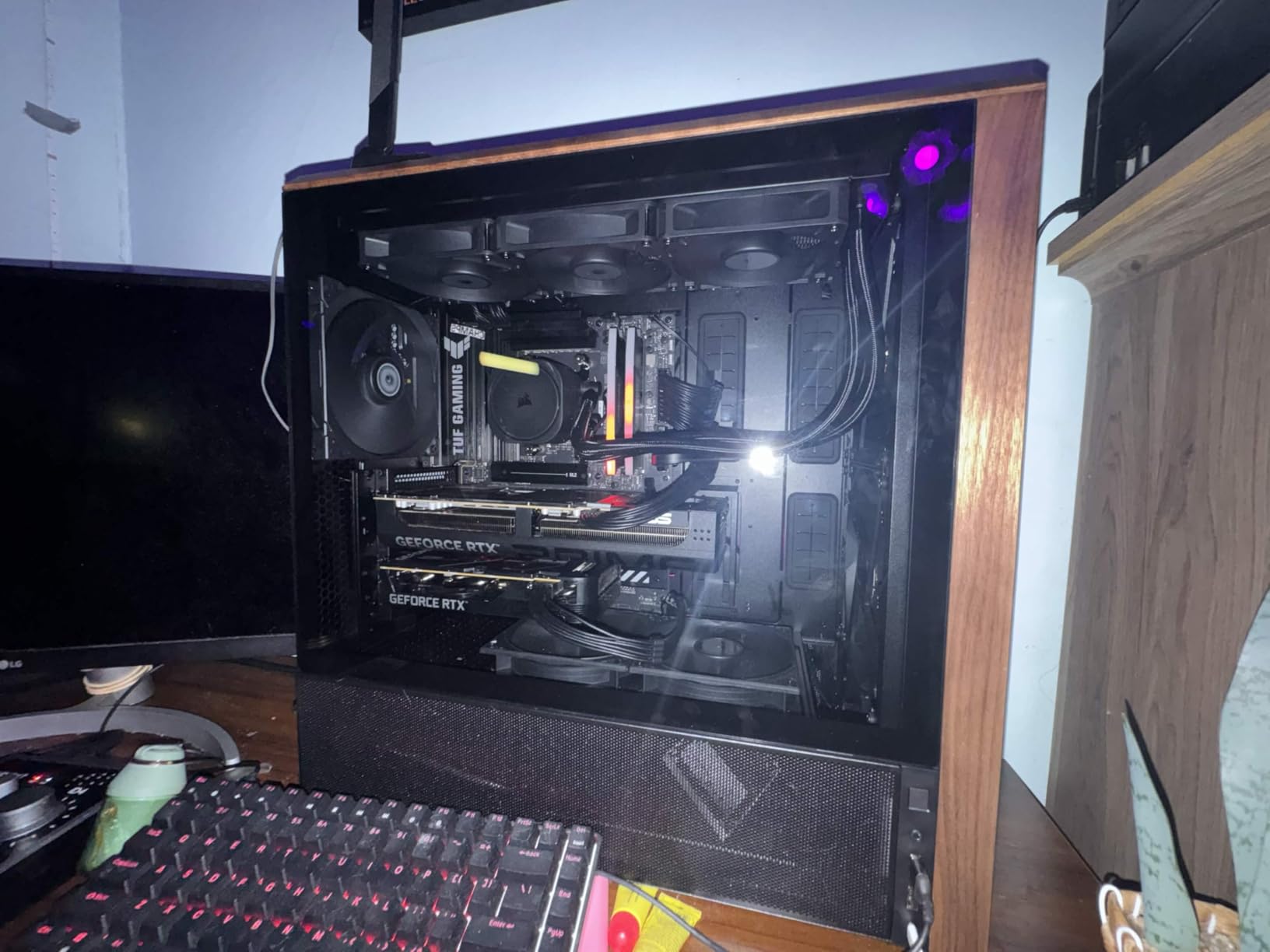 Lian Li LANCOOL 217 ATX Mid-Tower PC Case, 5 PWM Fans, Black Walnut Wood | Pre-installed 2x170mm, 2x120mm & 1x140mm Fans, Back-Connect Ready customer photo 2