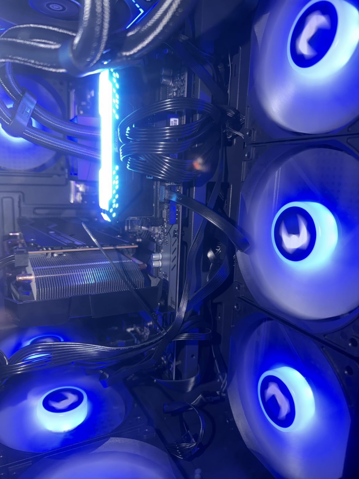 GIGABYTE B550 Eagle WIFI6 AMD AM4 ATX Motherboard, Supports Ryzen 5000/4000/3000 Processors, DDR4, 10+3 Power Phase, 2X M.2, PCIe 4.0, USB-C, WIFI6, GbE LAN, PCIe EZ-Latch, RGB Fusion customer photo 1