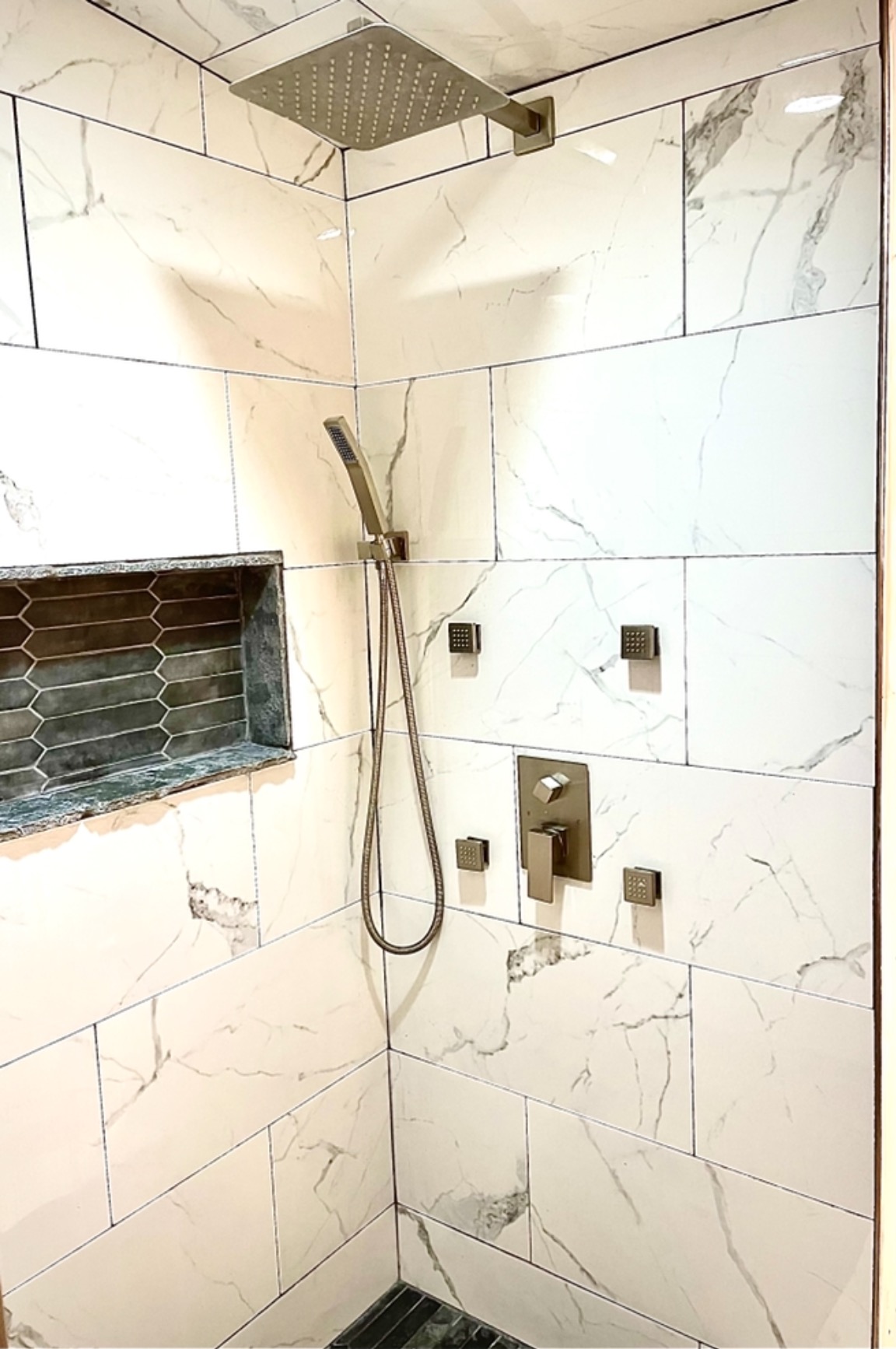 Shower System with Body Jets, Bostingner Four Modes Shower Faucet Sets with Handheld Spray 2 Ways, 4Pcs Shower Body Jets in Wall, 10