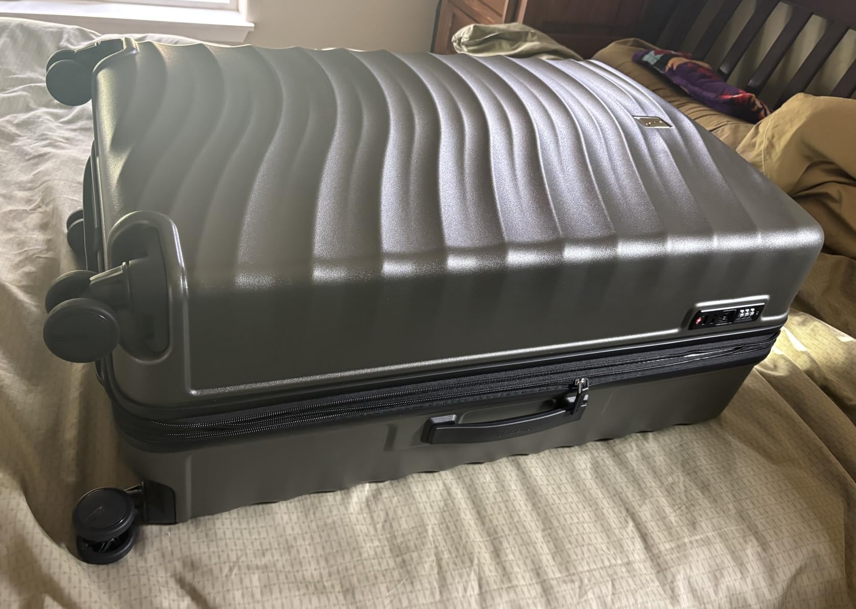 Travelpro Maxlite Air V2 Hardside Expandable Checked, Green, 28-Inch | Lightweight Polycarbonate Hard Shell Luggage, 8 Spinner Wheels, TSA Lock & Durable Construction, Men & Women customer photo 2