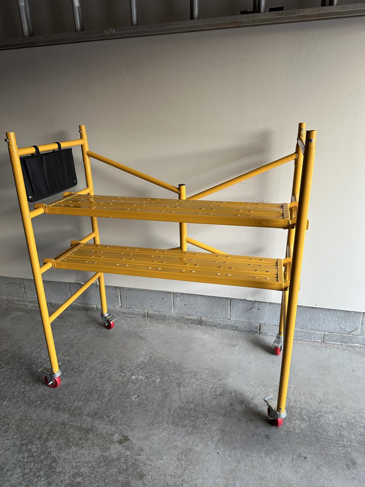 LEADALLWAY Portable Rolling Scaffolding 4 Foot Mobile Baker Scaffolding | 770 LBS Capacity, Locking Wheels, Tool Bag, Scaffolding Platform customer photo 1