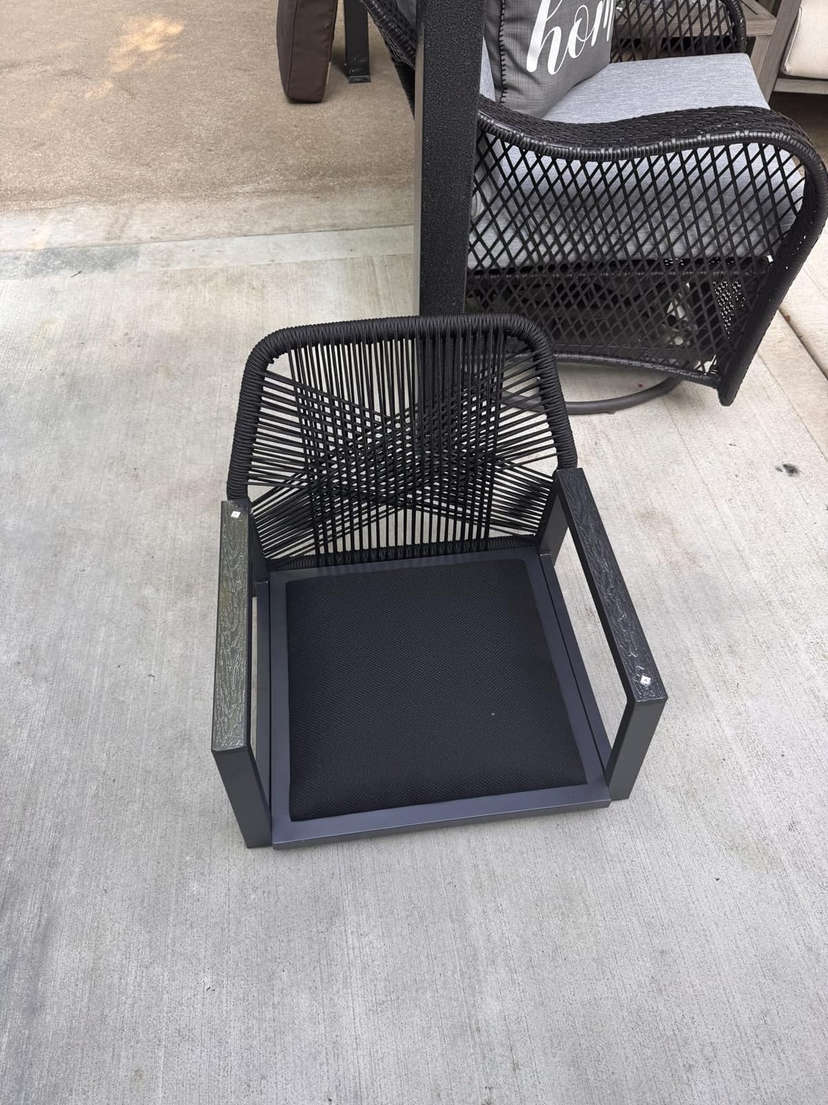 Best Choice Products Outdoor Bar Stools Set of 2, Bar Height, 360° Swivel Aluminum Frame, All-Weather Woven Rope Chair Design w/Armrests - Black/Obsidian customer photo 1