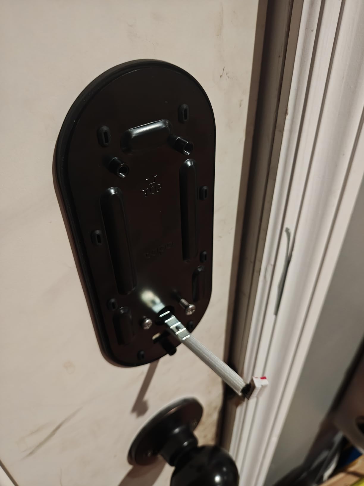 Tapo Smart Wi-Fi Deadbolt Door Lock, Keyless Tactile Buttons, DL100 | Customized Access with in-App Monitoring, Auto-Lock, IP54 Weatherproof, BHMA Grade 3, Compatible with Standard Door Sizes customer photo 1