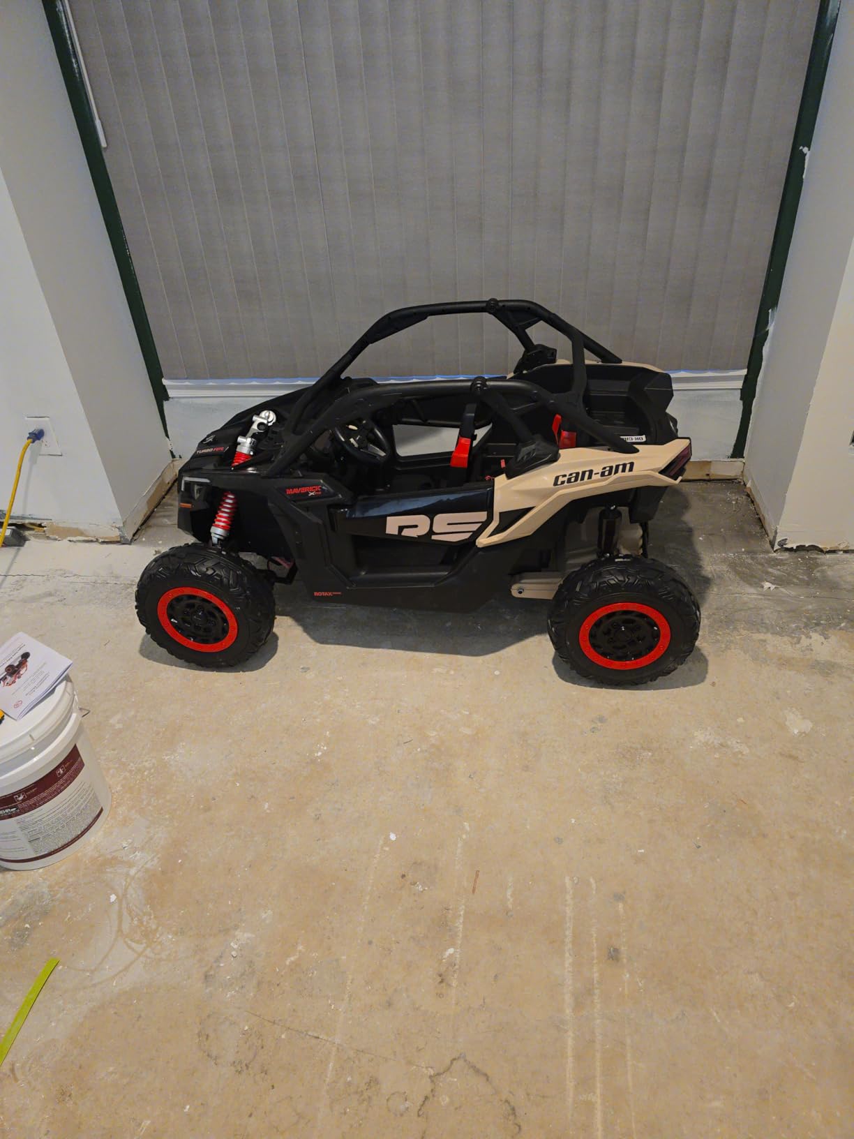 Licensed Can-Am Maverick 24V 4WD 2 Seater Kids UTV, Black | Remote Control, 4WD, 14.6