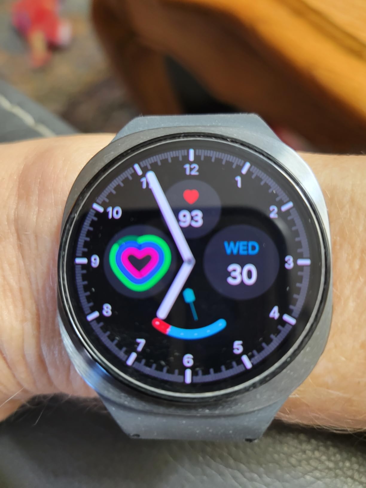 Samsung Galaxy Watch 8 (2025), Silver, 40mm, Bluetooth Smartwatch | Cushion Design, GPS Fitness Tracker, Sleep and Running Coach, Energy Score, Heart Rate Tracking [US Version, 2 Yr Warranty] customer photo 2