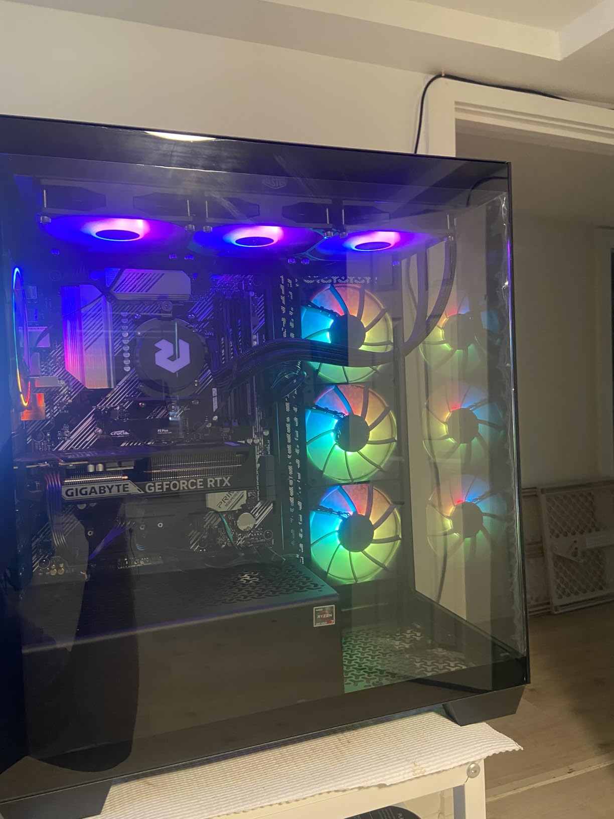 GIGABYTE GeForce RTX 5060 WINDFORCE OC 8G Graphics Card customer photo 1