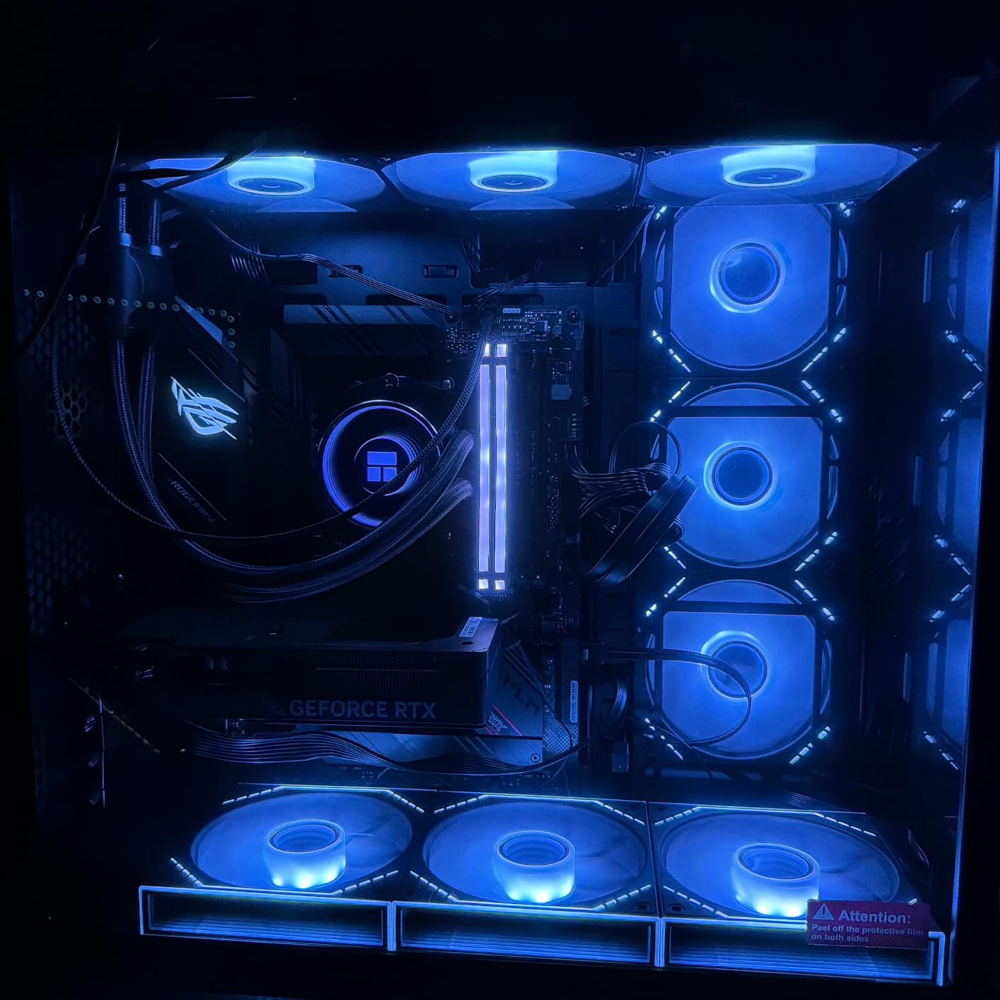 GIGABYTE GeForce RTX 5060 WINDFORCE OC 8G Graphics Card customer photo 2