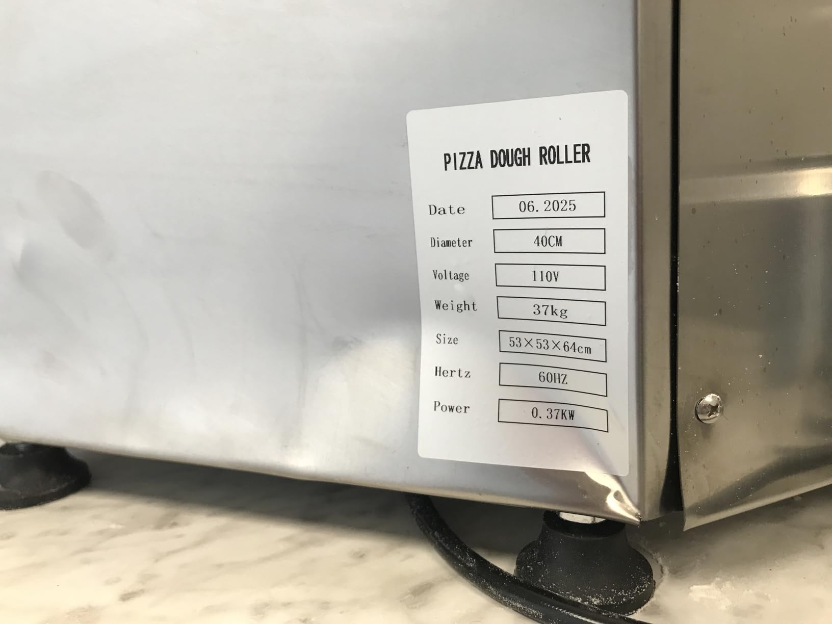 VEVOR Pizza Dough Roller Sheeter, 3-16 Inch Semi-automatic Stainless Steel Pizza Press, Commercial Electric 390W Pasta Maker Machine, 260 pcs Per Hour, Adjustable Thickness, with Dough Press Lid customer photo 1