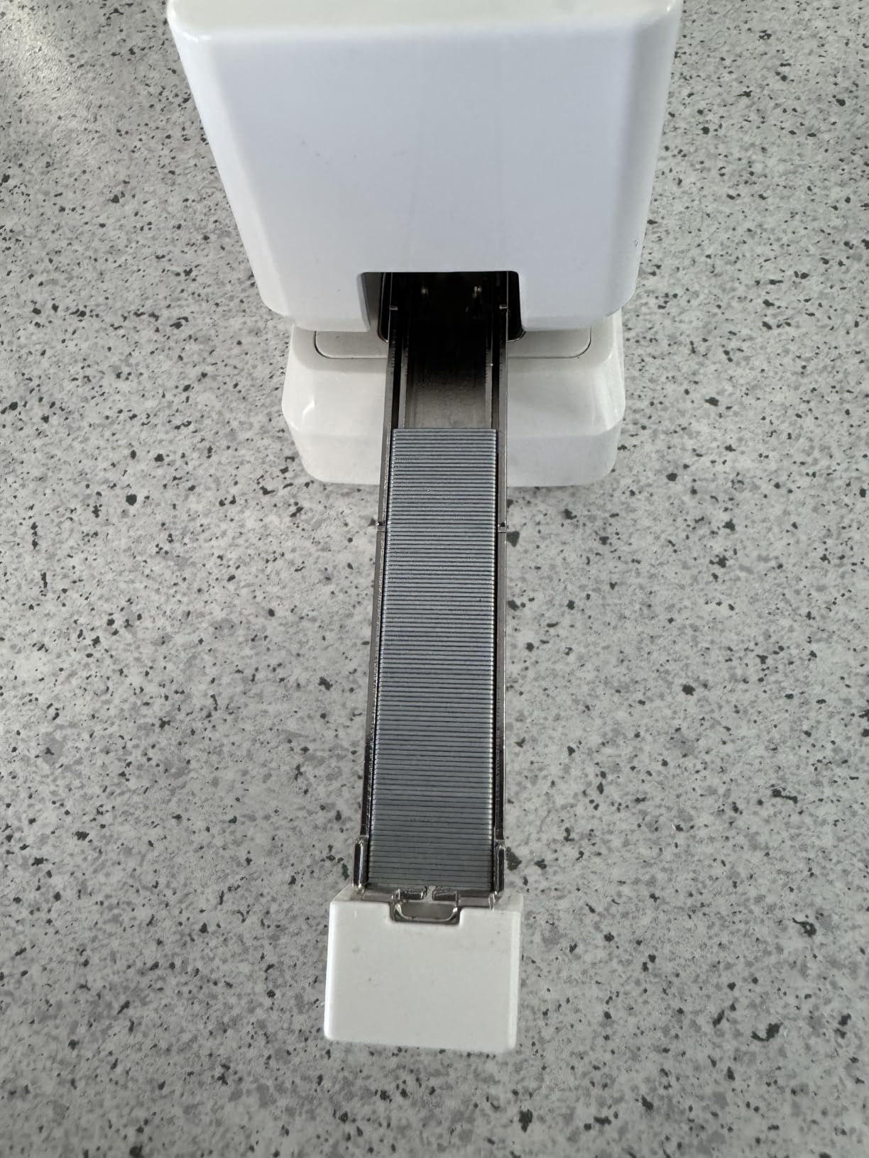 Deli Electric Stapler, Automatic Staplers for Desk, 25-Sheet Capacity customer photo 2