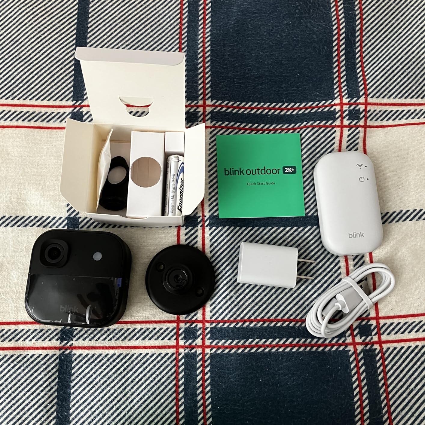 Blink Outdoor 2K+ (newest model) - Wireless smart security camera, 2K video resolution, enhanced audio, two-year battery. Sync Module Core included - 5 camera system (White) customer photo 2