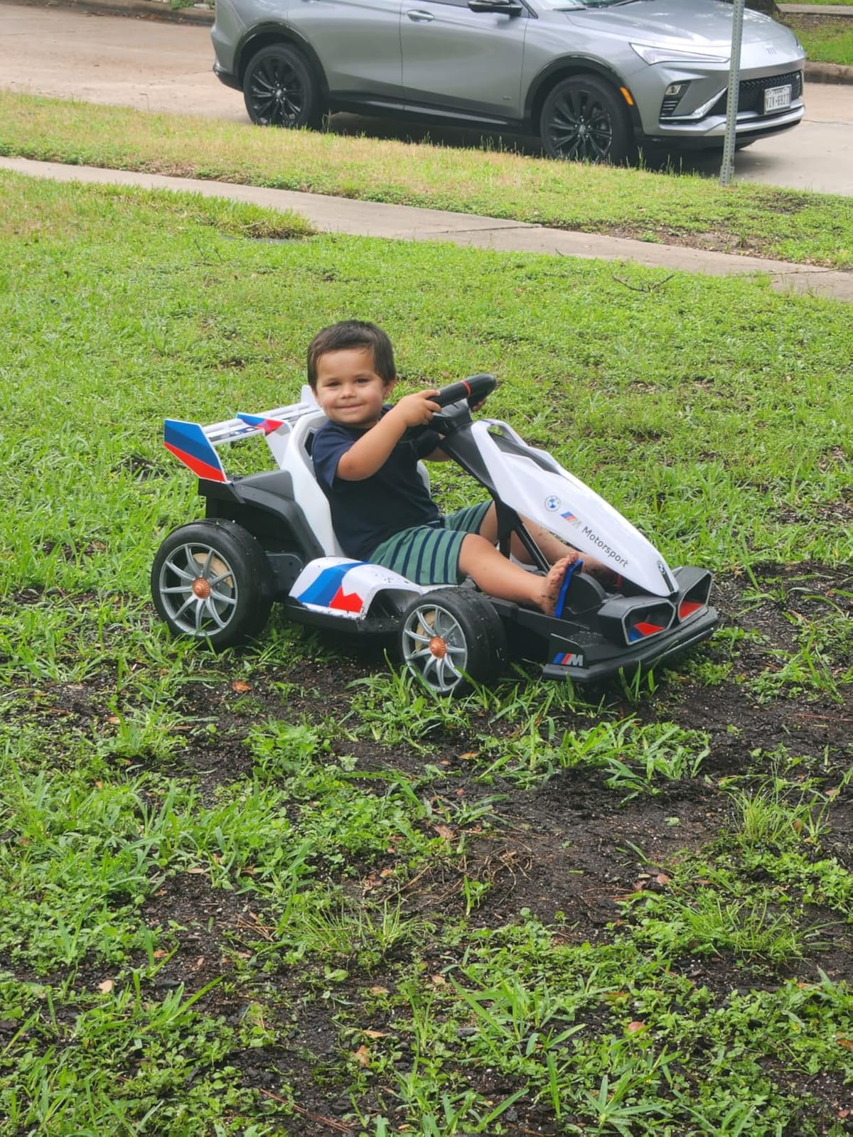 Wanan 36V Electric Go Kart with Adjustable Seat, Licensed BMW Drift Kart with Dual Motors, Crazy Go Cart for Kids Ages 6-12, LED Lights, Drift Mode and 2 Speed (White) customer photo 1