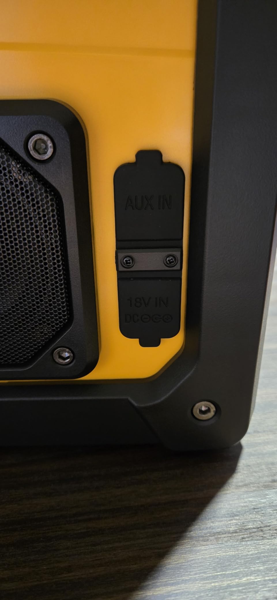 Jobsite Radio Speaker, Compatible with DeWalt 20V MAX Battery, IPX54 Waterproof Portable Wireless Stereo, Strong Signal Reception, AM/FM, TWS, 100ft Range, AC/DC Powered (Tool Only) customer photo 2