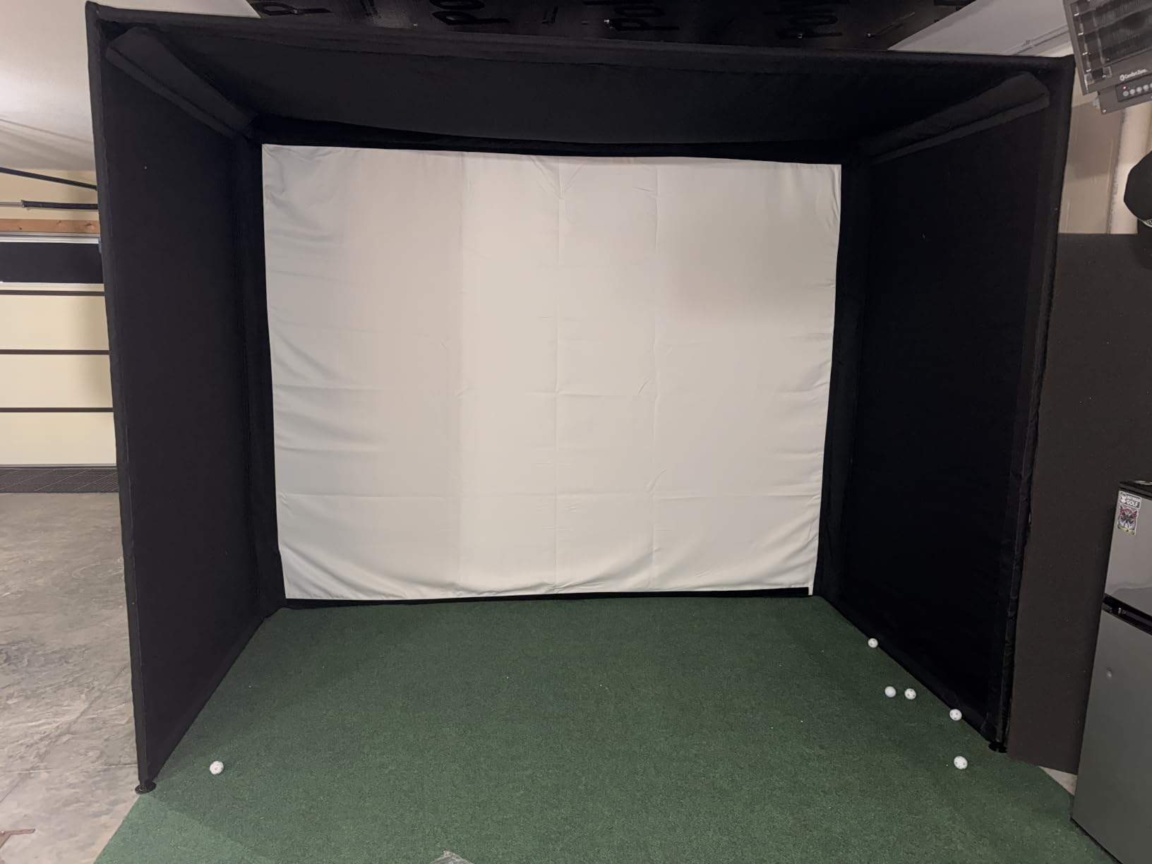 Diandian Golf Simulator Enclosure Kit 10 x 8 ft with 4K-Ready Impact Screen | 600D Blackout Cover, Anti-Ricochet Foam Padding & Safety Side Nets, Golf Cage for Indoor Garage, Basement & Home Practice customer photo 2