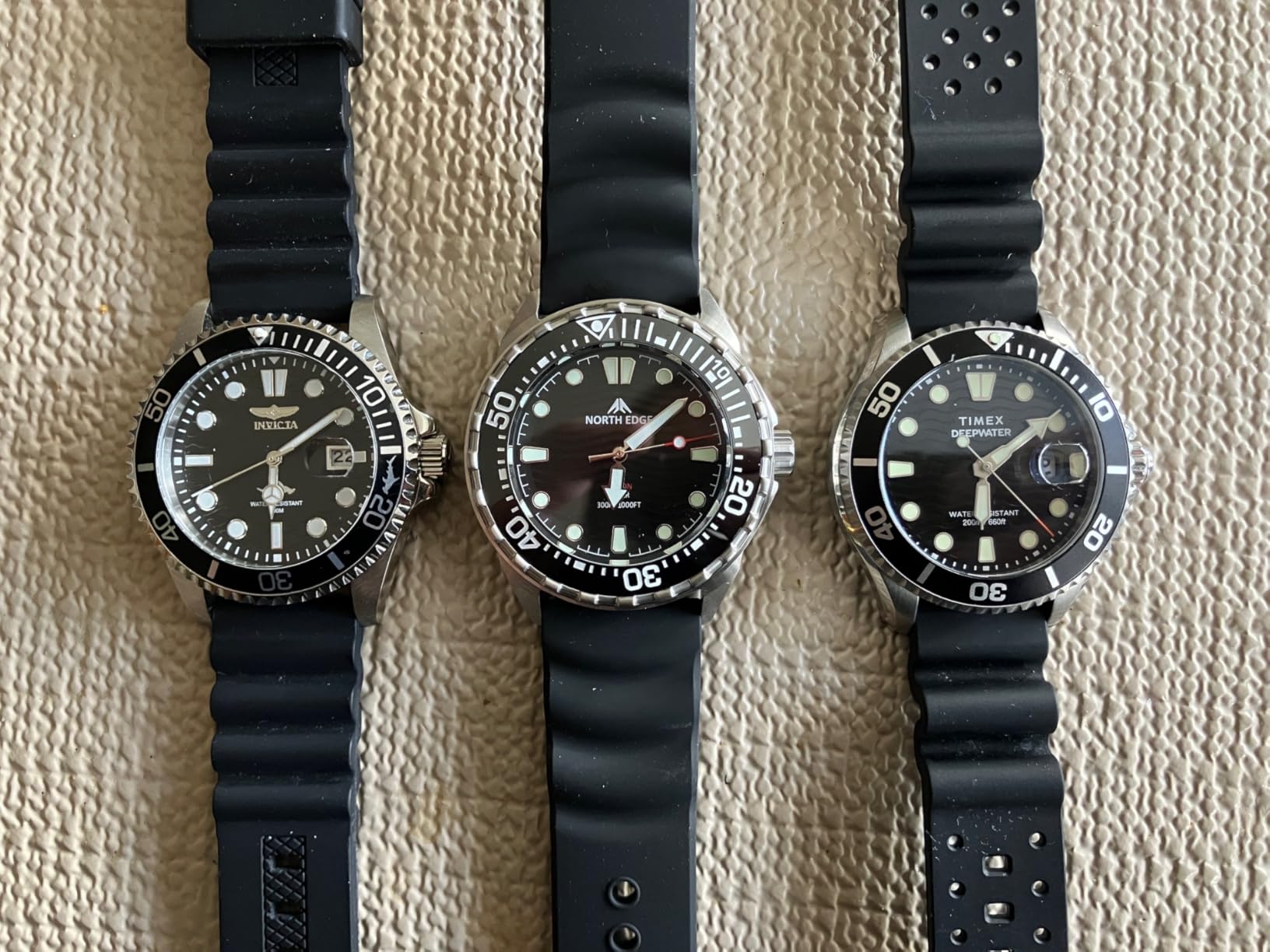 Solar Powered Dive Watch Men's Watch, 1000FT/300M Water Resistance, Luminous Dial, Silicone Strap 45.8MM customer photo 2