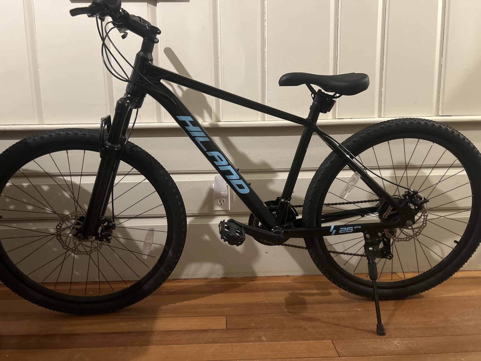 HILAND 26 Inch 27.5 Inch Mens Womens Mountain Bike, 21 Speed Mountain Bicycle with Dual Disc Brake, Front Suspension Fork, High Carbon Steel Frame Urban Commuter Bike for Adults customer photo 2