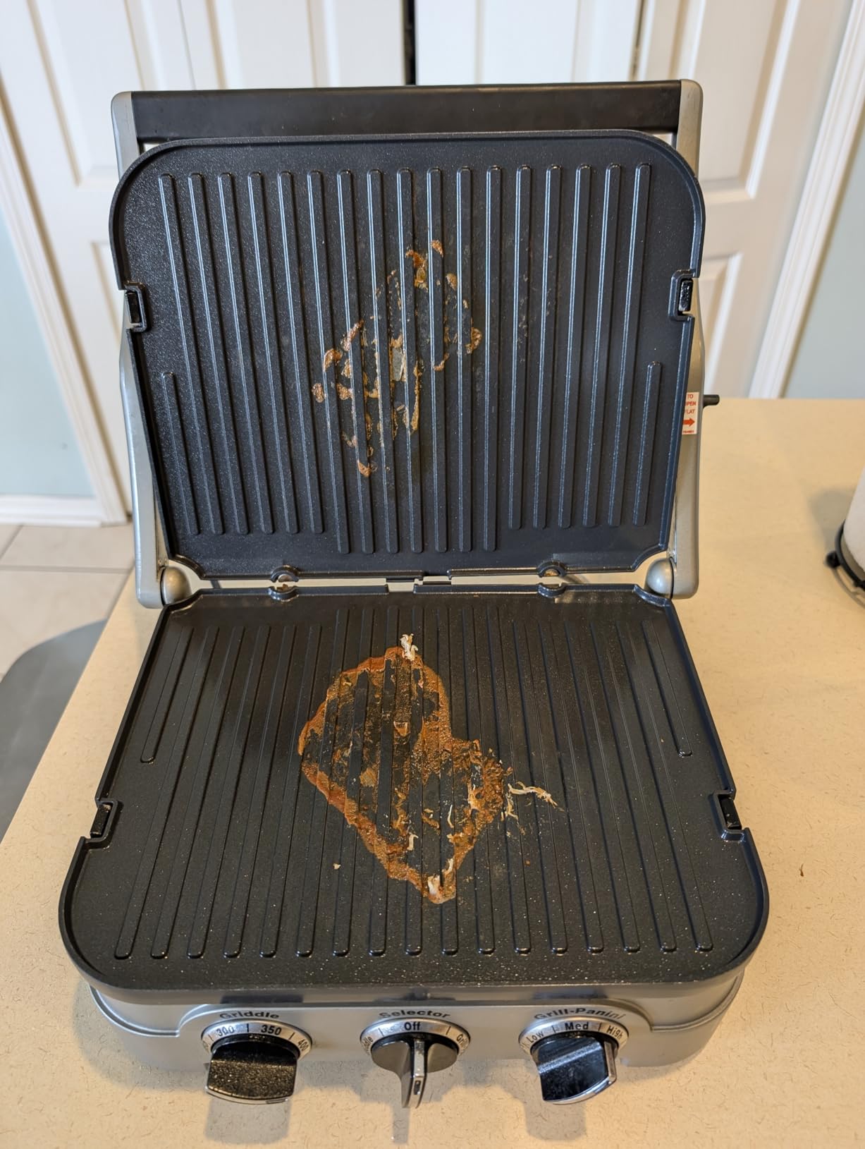 Cuisinart Panini Press and Grill, 1500W 5-in-1 Griddler, Dishwasher-Safe | Panini press, sandwich maker & indoor grill with reversible nonstick plates & dual heat control, GR-4NNAS customer photo 2