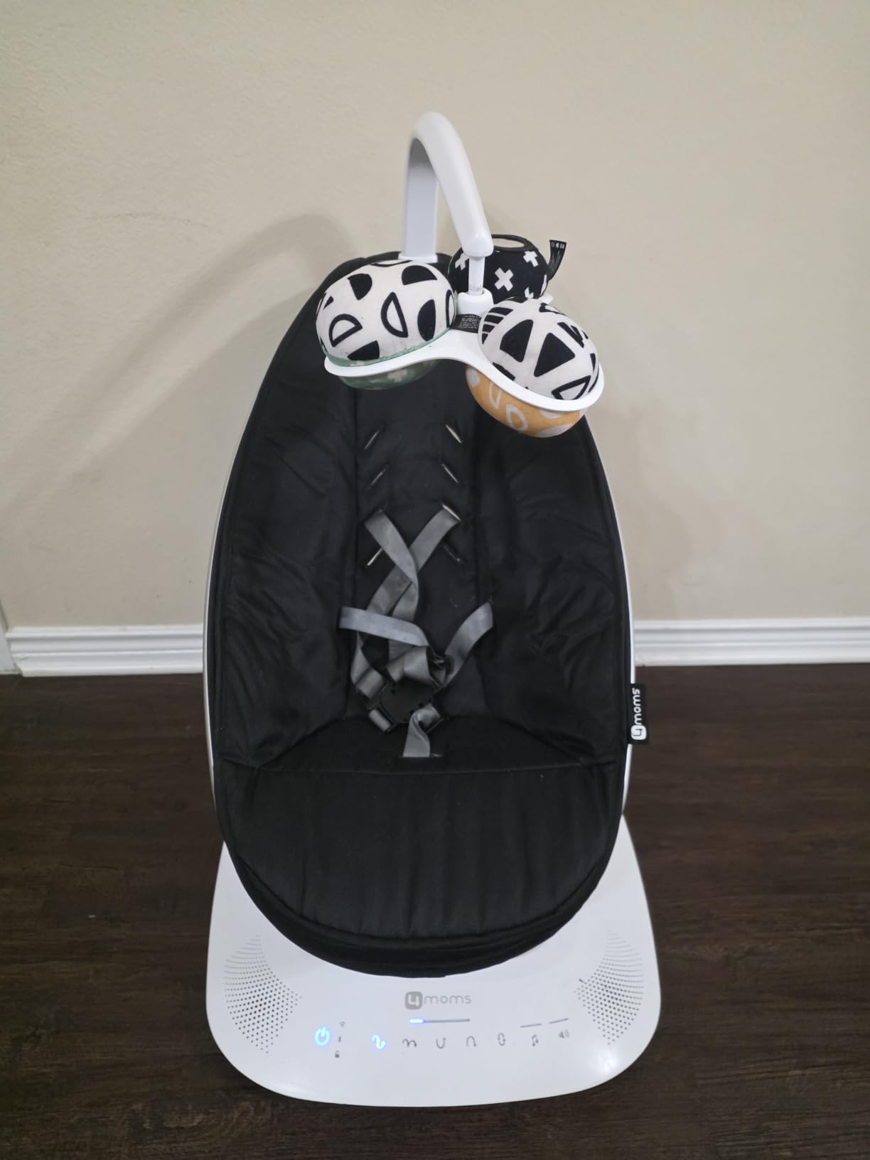 UPPAbaby Mamaroo Smart Swing with MotionSync & Newborn Insert - Charlie customer photo 1