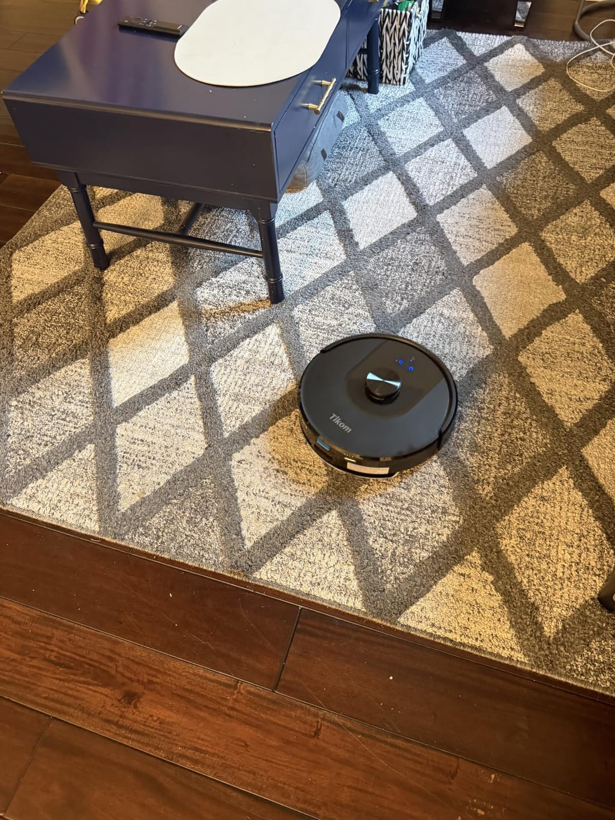 Tikom Robot Vacuum and Mop, 6000Pa Robotic Vacuum Cleaner with Self-Emptying Base, 90 Days Capacity, LiDAR Navigation, Home Mapping, Ideal for Pet Hair, Hard Floors, Carpet (L8000 Plus) customer photo 2