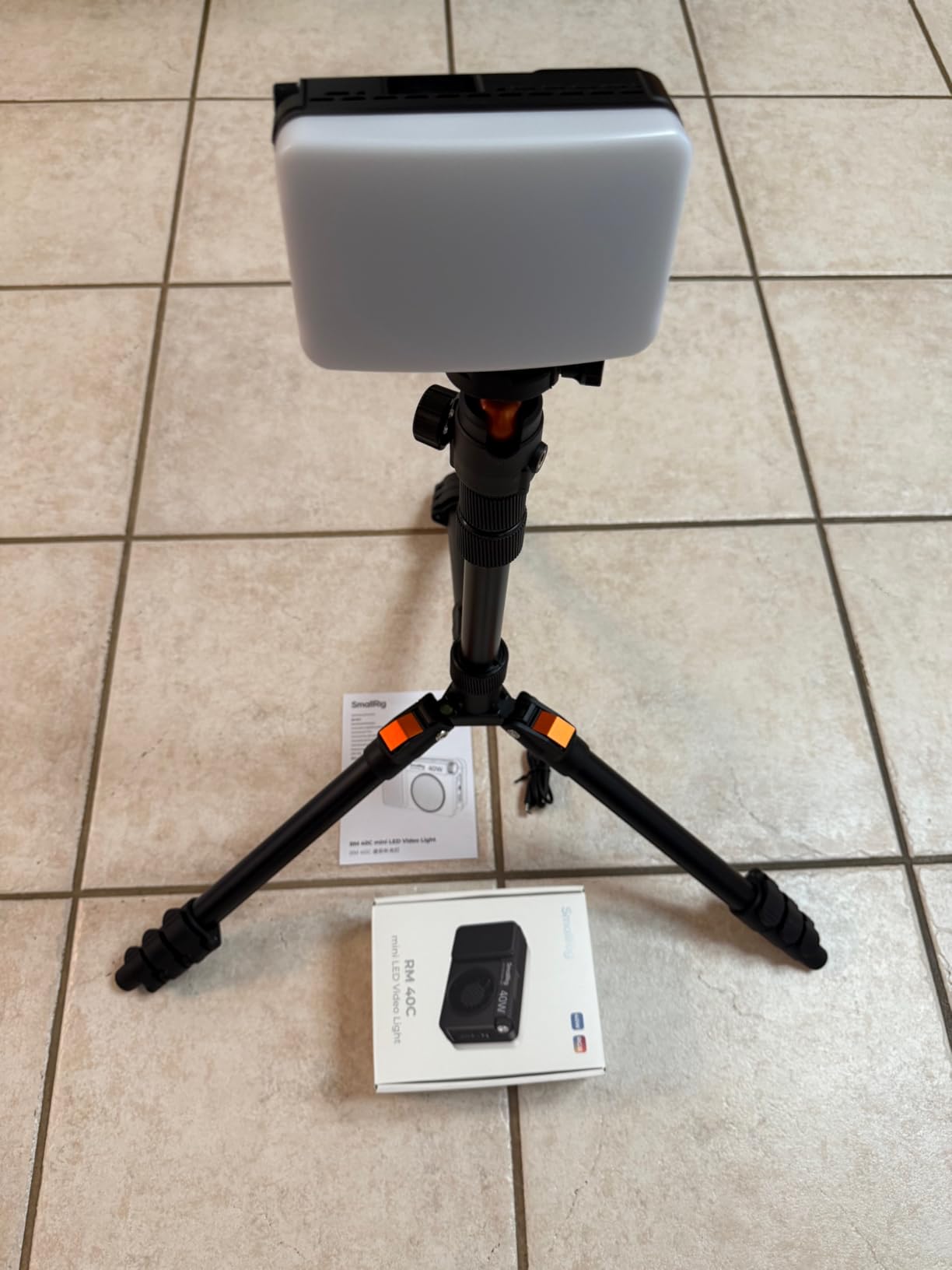 SmallRig RM 40C Portable RGB LED Video Light, Mini Camera Fill Light | 2500K-10000K CRI 96 TLCI 99, 4800mAh, LCD Display, for TikTok YouTube Content Creators Photographer Gifts - 5359 customer photo 2