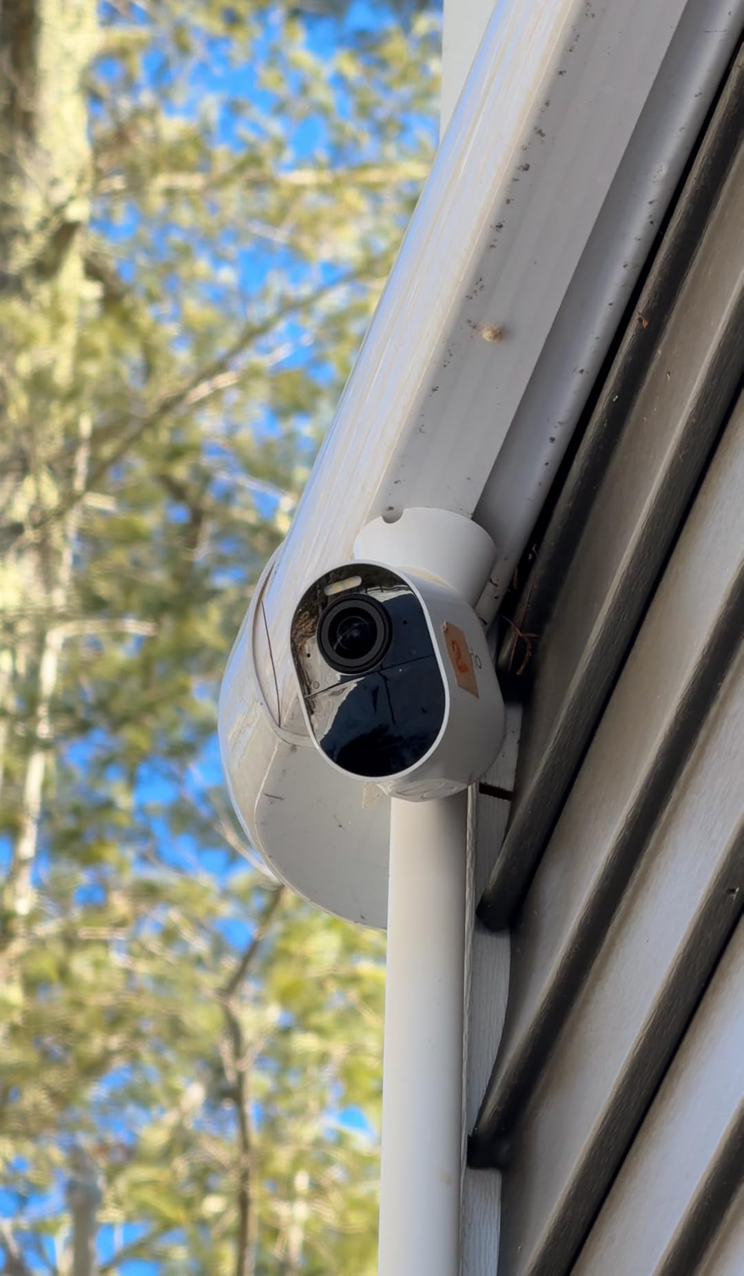 Arlo Ultra Wireless Security Camera 4K HDR (3rd Gen) - 3-Cam + SmartHub | 4K HDR video; 180° field of view; SmartHub incl.; AI detection & event captions; Emergency response; 1-mo Secure plan incl. customer photo 1