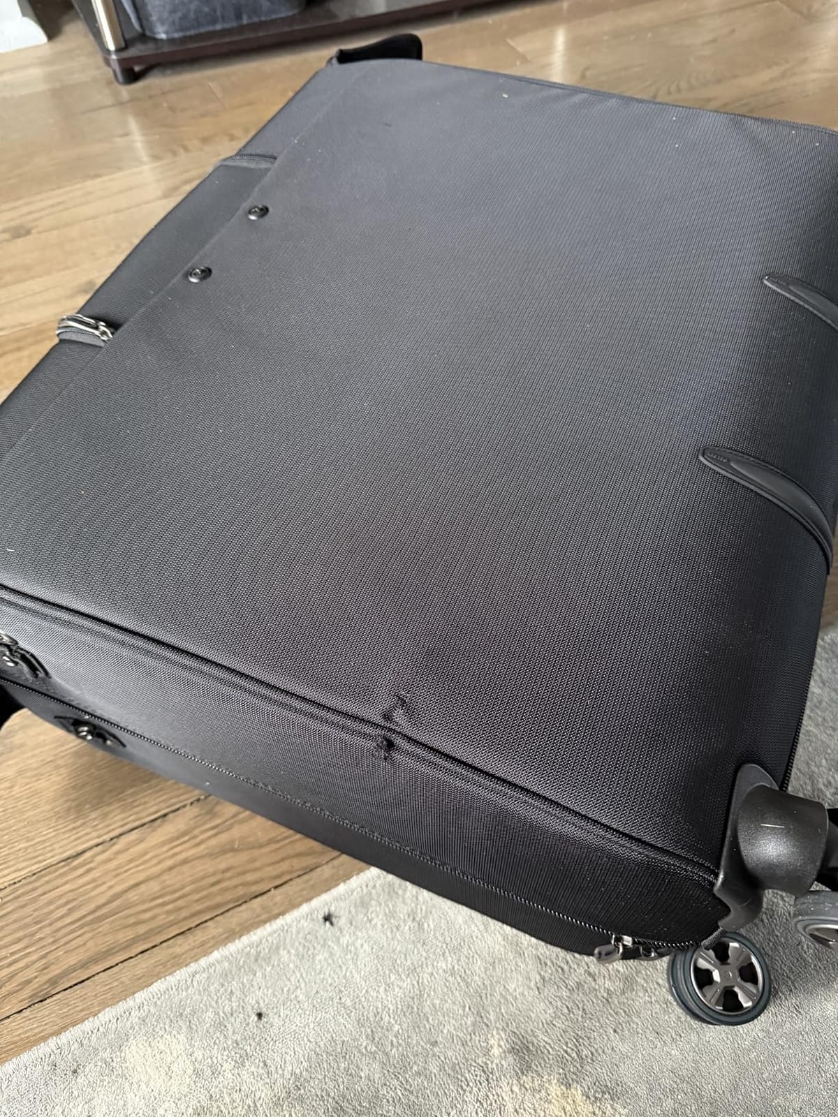 DELSEY PARIS Helium DLX Rolling Garment Bag with Spinner Wheels, Navy Blue customer photo 2