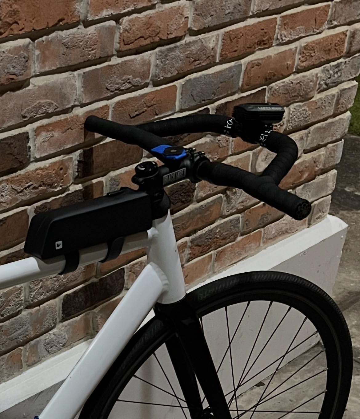 Quad Lock Out Front Handlebar Bicycle Phone Mount (V3) for iPhone, Galaxy, Pixel and Universal Adapters customer photo 2