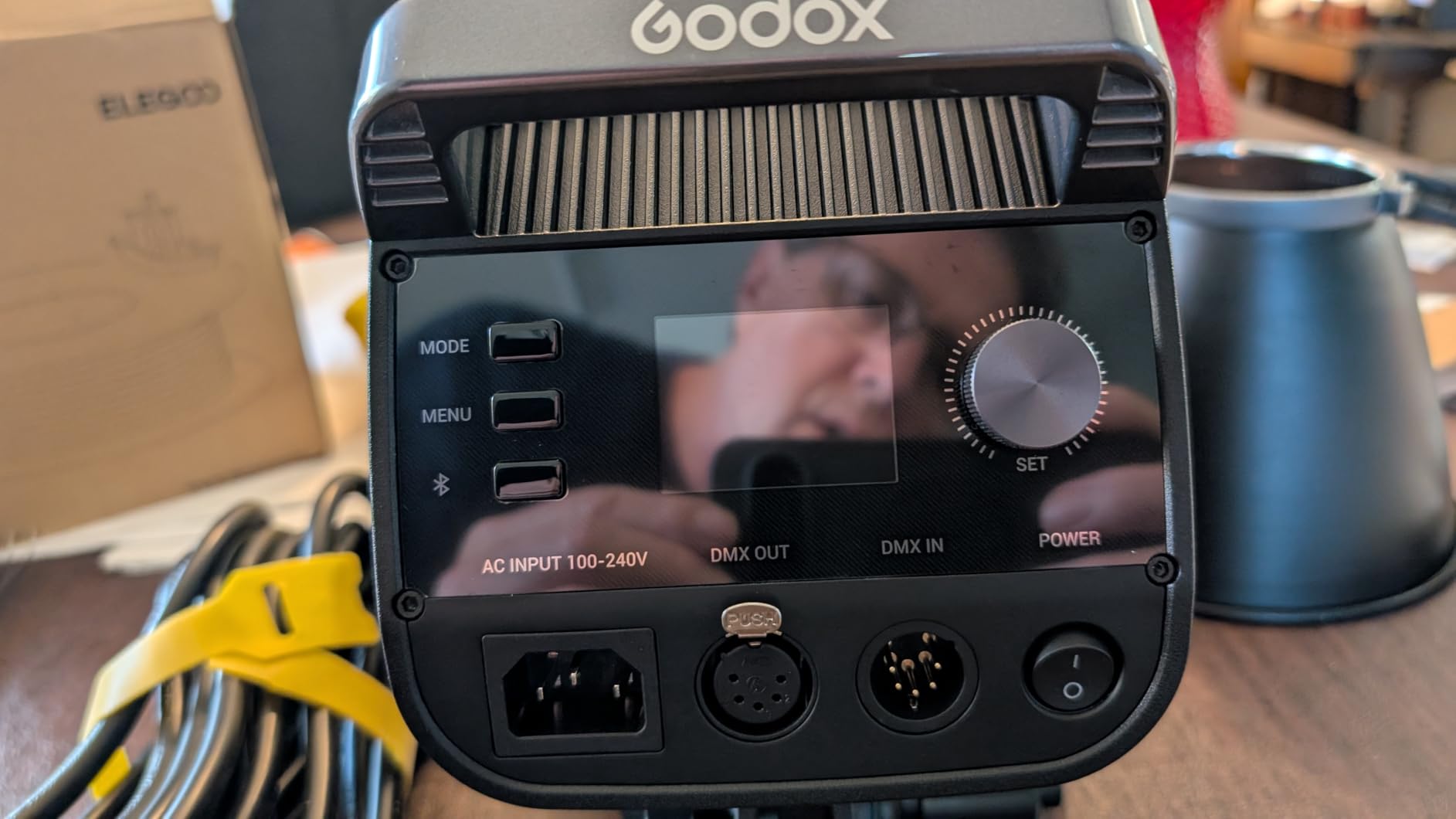 Godox Litemons LE300Bi 300W Bicolor LED Video Light, 58900Lux@1M Studio Light with APP Control, 11 FX Effects, 2800K-6500K 0-100% Brightness Bowens Mount LED(White) customer photo 2
