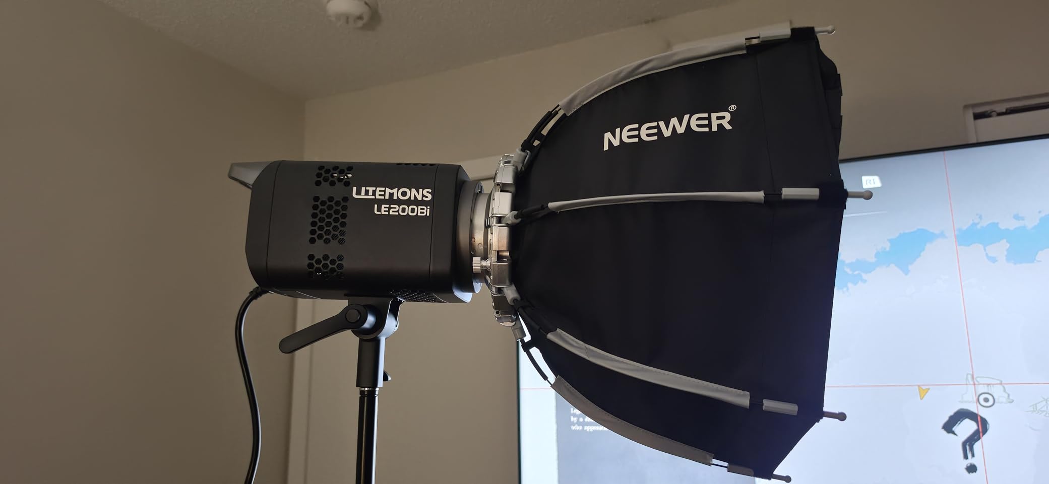 Godox Litemons LE200Bi 220W Bi Color COB LED Video Light Bowens Mount | 57700 Lux@1m CRI/TLCI 98+ Professional Continuous Photography Lighting APP DMX Control Ultra Quiet customer photo 1