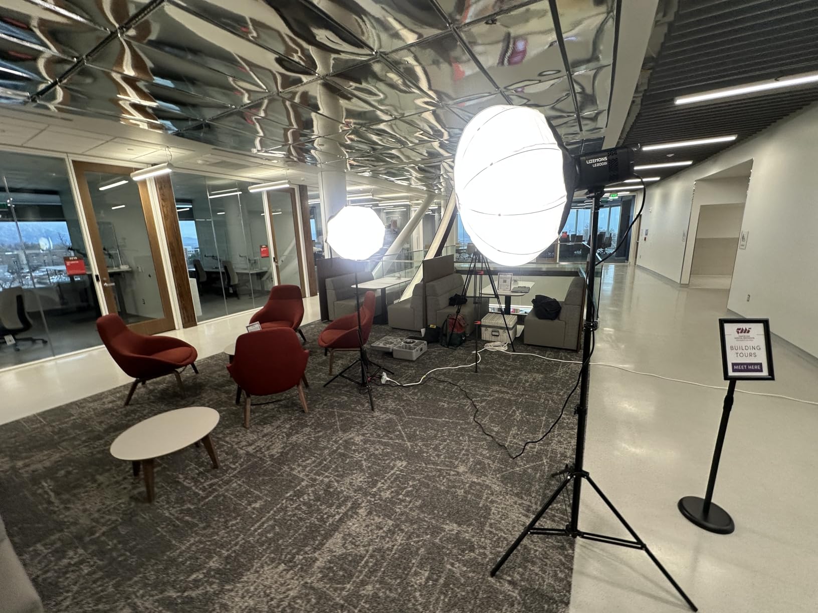 Godox Litemons LE200Bi 220W Bi Color COB LED Video Light Bowens Mount | 57700 Lux@1m CRI/TLCI 98+ Professional Continuous Photography Lighting APP DMX Control Ultra Quiet customer photo 2