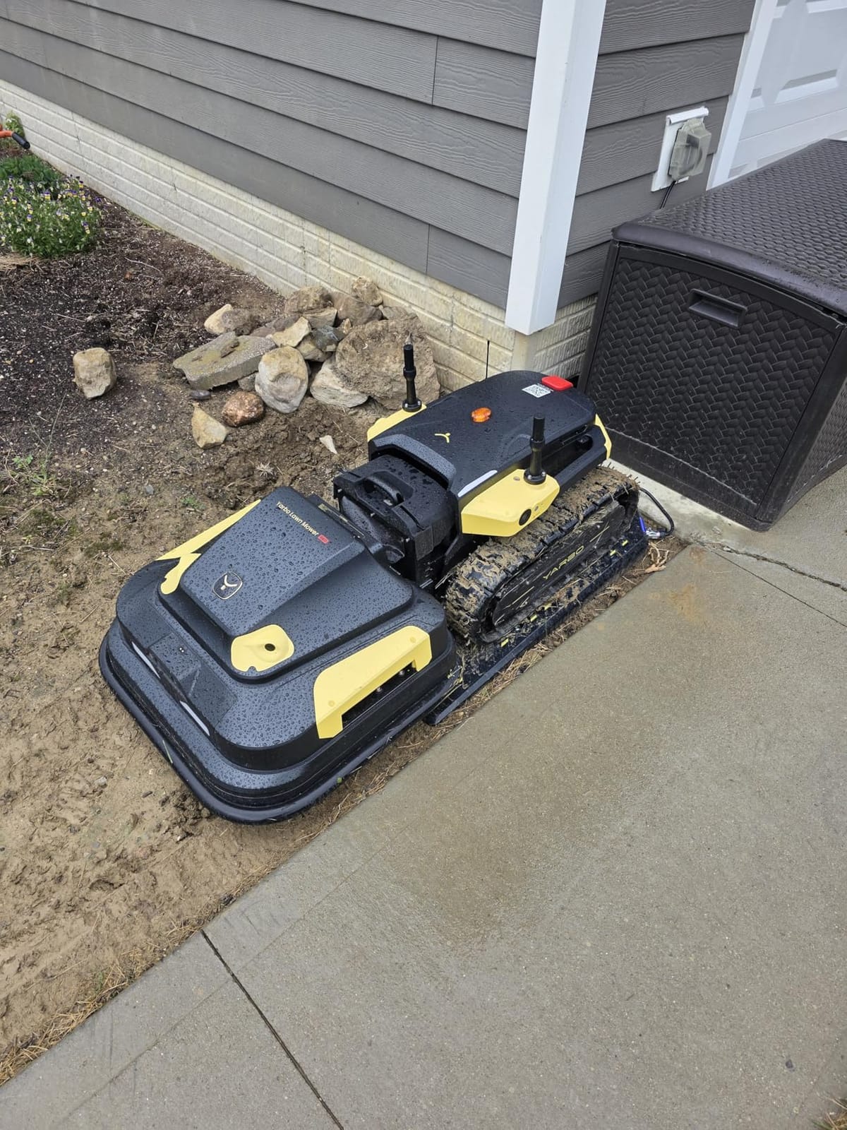 YARBO Robot Lawn Mower Pro, Wire-Free for 6 Acres, Four Seasons Yard Care | Dual 300W Motors, AI Vision + RTK Navigation, 70% Slope, 0.8