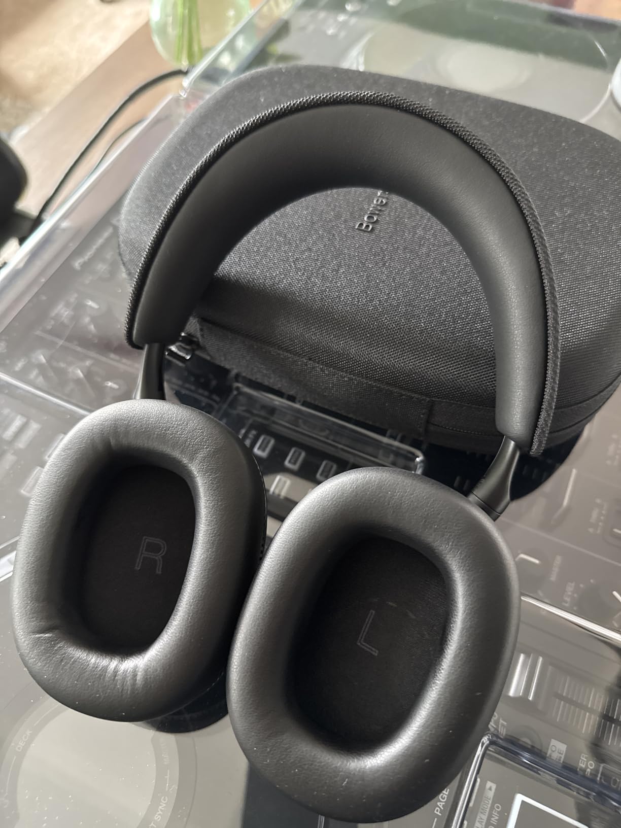 Bowers & Wilkins Px7 S3 Wireless Over-Ear Headphones, Frost Blue customer photo 1