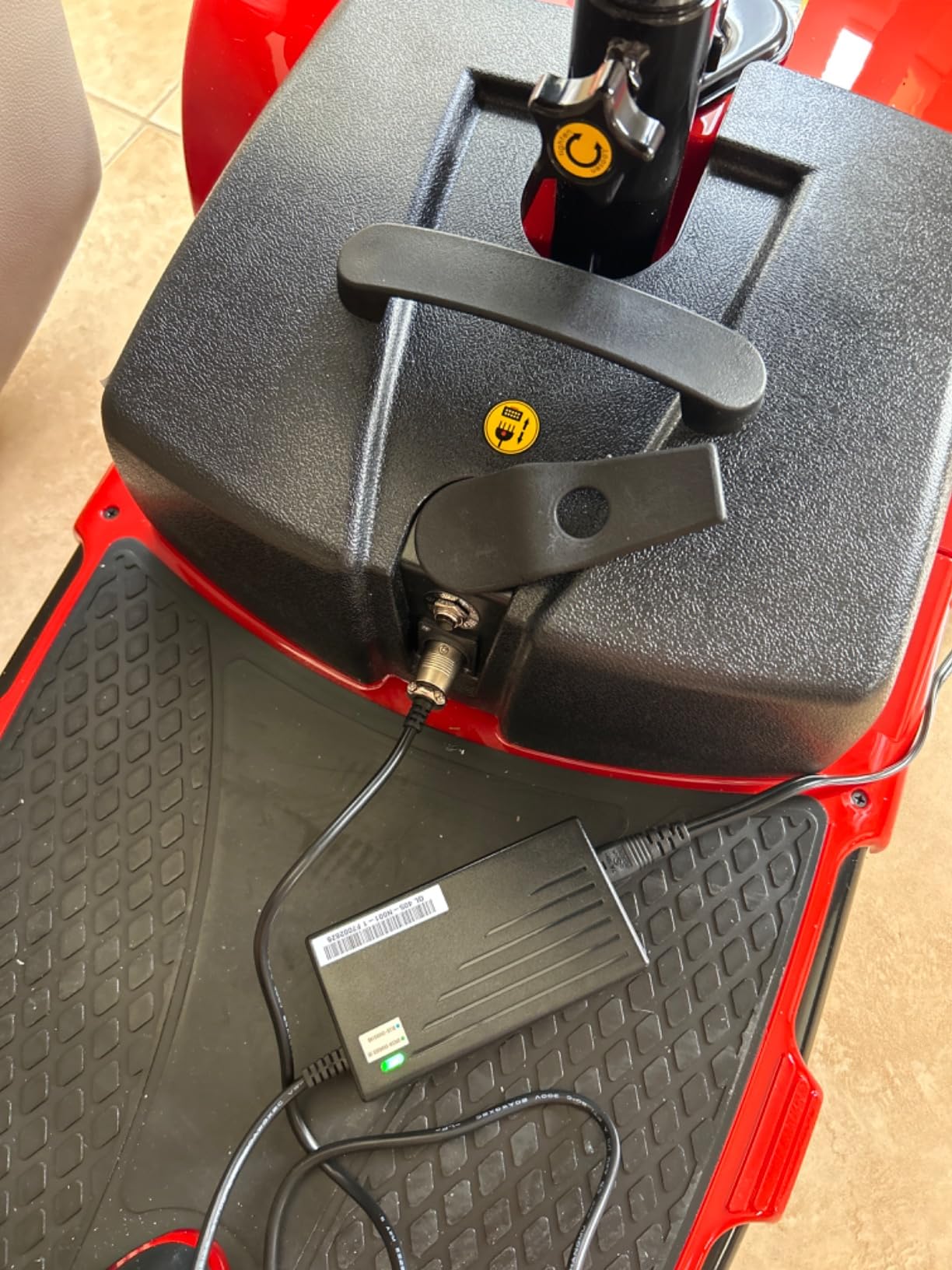 VEVOR Heavy Duty 3-Wheel Mobility Scooters for Seniors & Adults, 500lbs Capacity, 21.5 Miles 3-Speed Long Range, 1000W All Terrain Electric Recreational Scooter Wheelchair, 20° Max Climbing Capacity customer photo 1