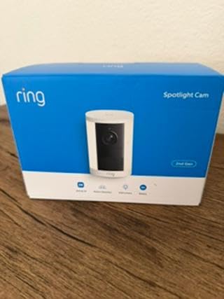 Ring Spotlight Cam, Battery (newest model), Home or business security, Wide-Angle Retinal 2K Video, 6x Enhanced Zoom, Motion-Activated Spotlights, White customer photo 2
