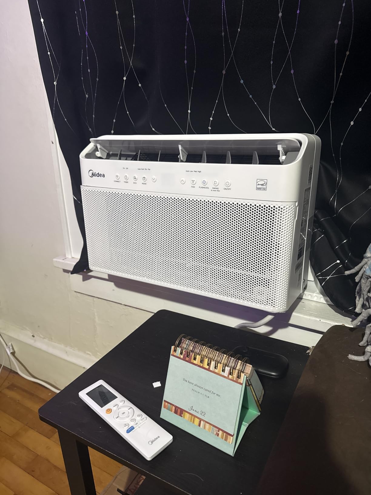 Midea 12,000 BTU U Shaped Smart Inverter Window Air Conditioner - Cools 550 Sq Ft, Ultra Quiet with Open Window Operation - Alexa/Google Assistant Compatible, 37% Energy Savings, Remote (2026 Edition) customer photo 1