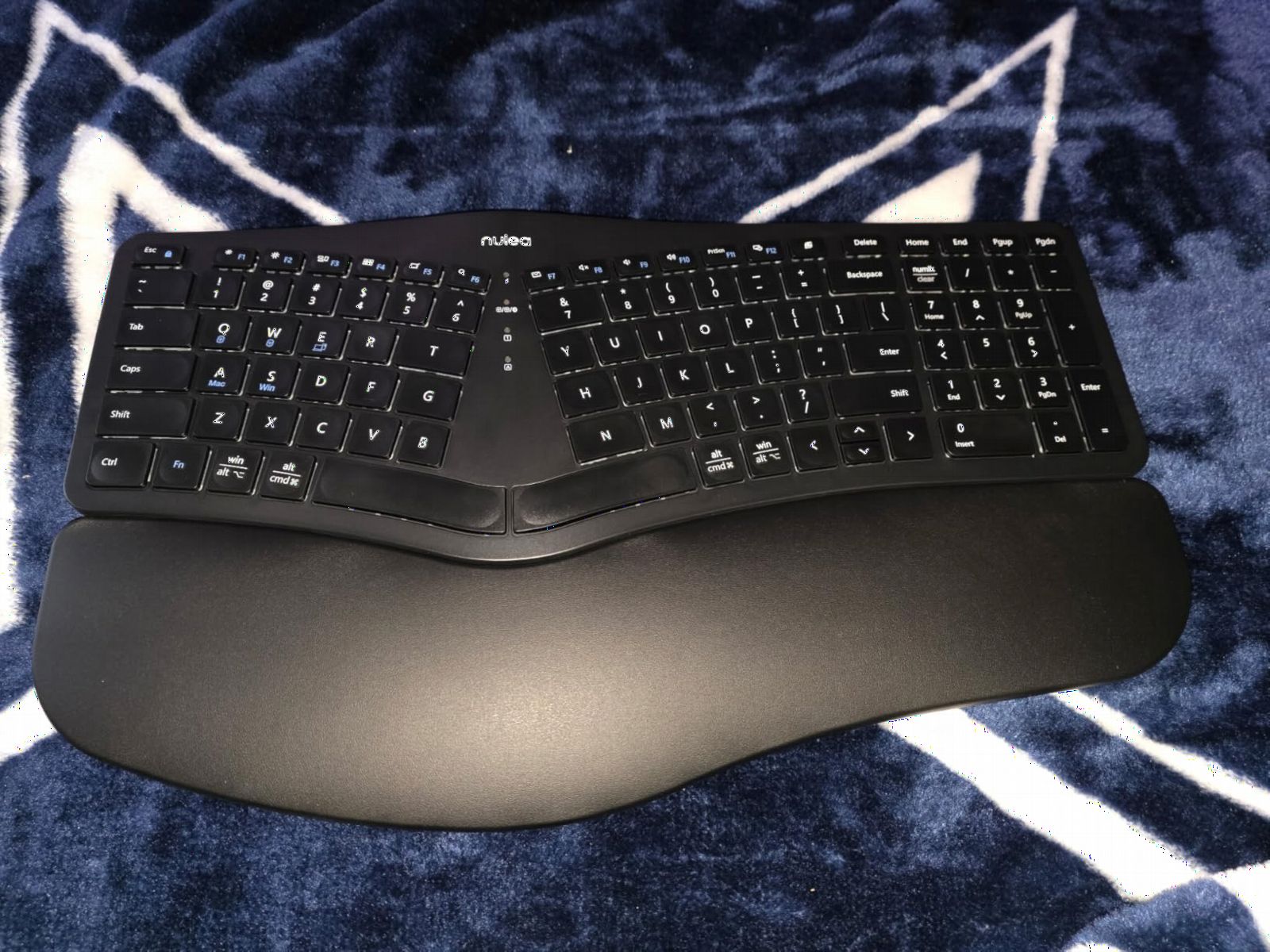Nulea Ergonomic Split Keyboard Wireless Cushioned Wrist Rest Rechargeable customer photo 2
