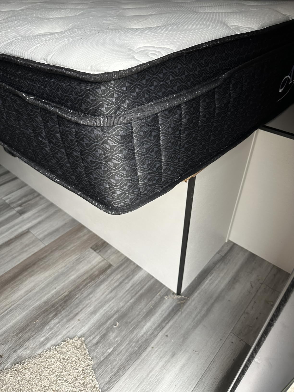 Ailis Queen Mattress, 12 Inch Queen Hybrid Mattress in a Box, Medium Firm with Upgraded Pocket Springs for Superior Motion Isolation, Strong Edge Support & Breathable Comfort customer photo 2