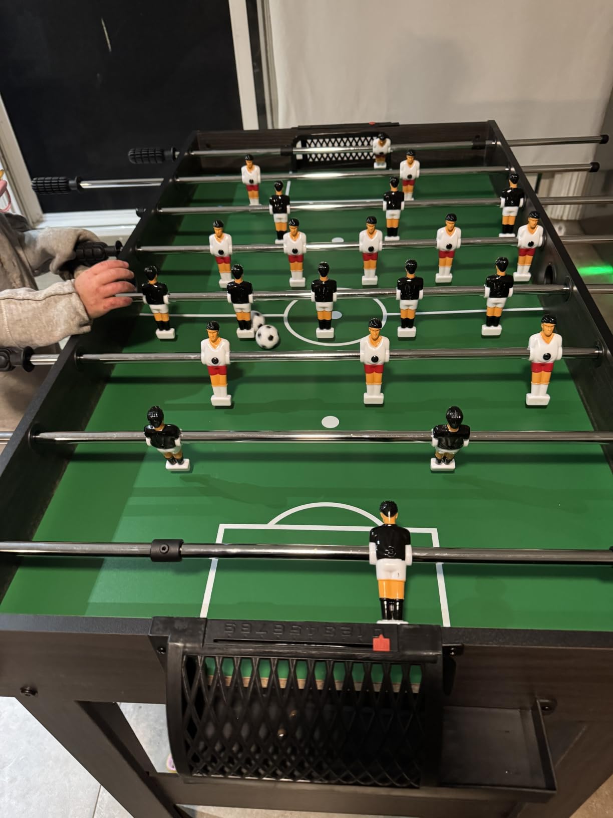 SereneLife 48in Foosball Table, Competition Size Soccer Game Table for Kids and Adults, Home Game Room Arcade Set, Leveling Legs, Engineered Wood, Chrome Steel Rods, 2 Balls, 2 Cup Holders customer photo 1
