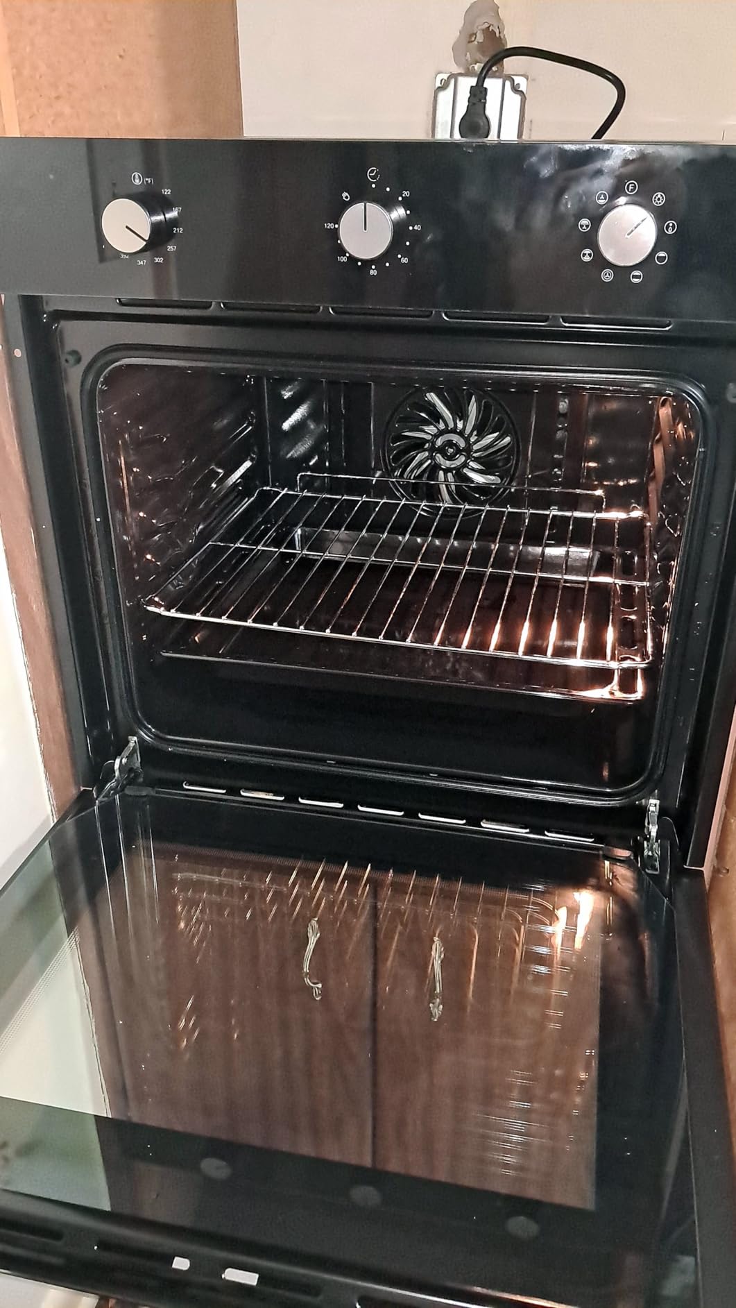 Garvee 24 Inch Built-in Electric Wall Oven, Single Convection Oven 2.5 Cu.Ft with 8 Cooking Functions, 3000W Power, Mechanical Knob Control, Black customer photo 1