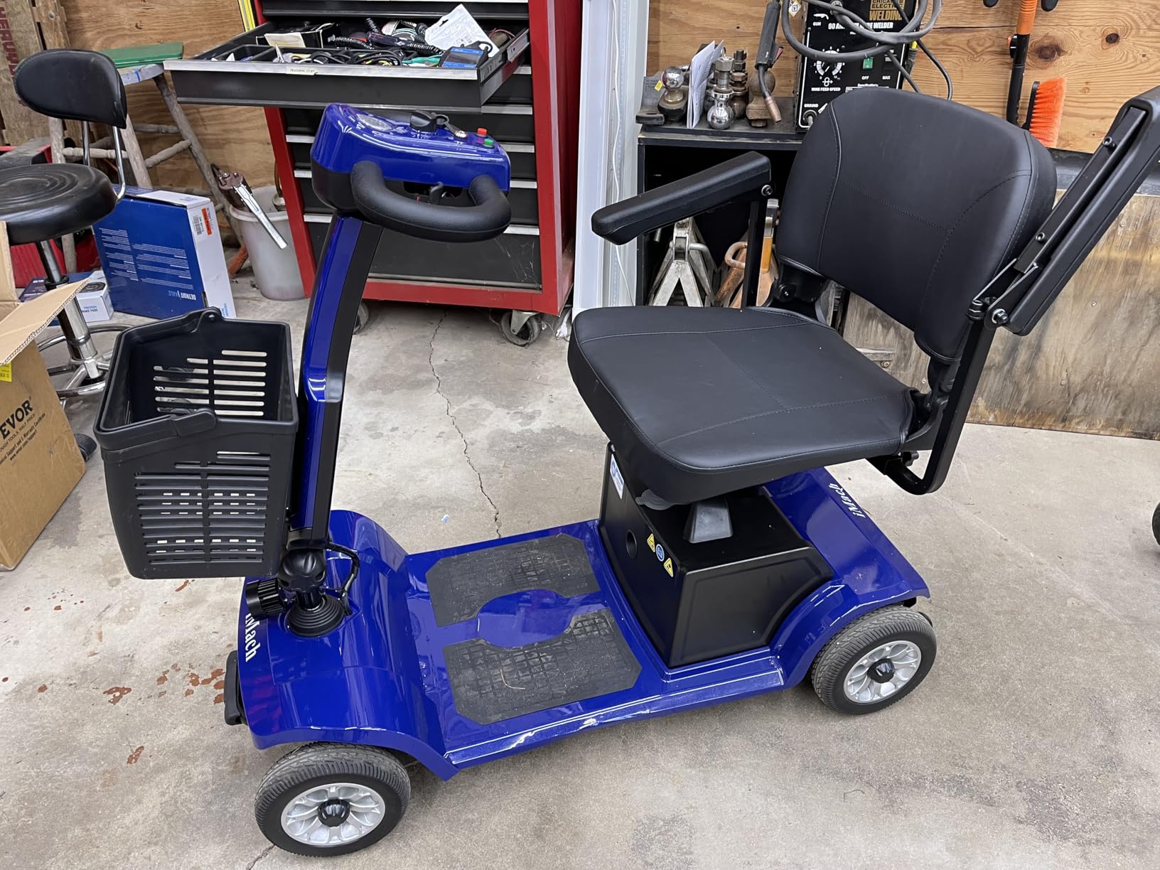 Easy-Operate Mobility Scooter for Seniors, 418lb Cap, 12.4Mi | Heavy Duty 418 LBS Capacity, Long Range, Tight Turning Radius, 4-Wheel Powered Mobility Scooter for Adults customer photo 1