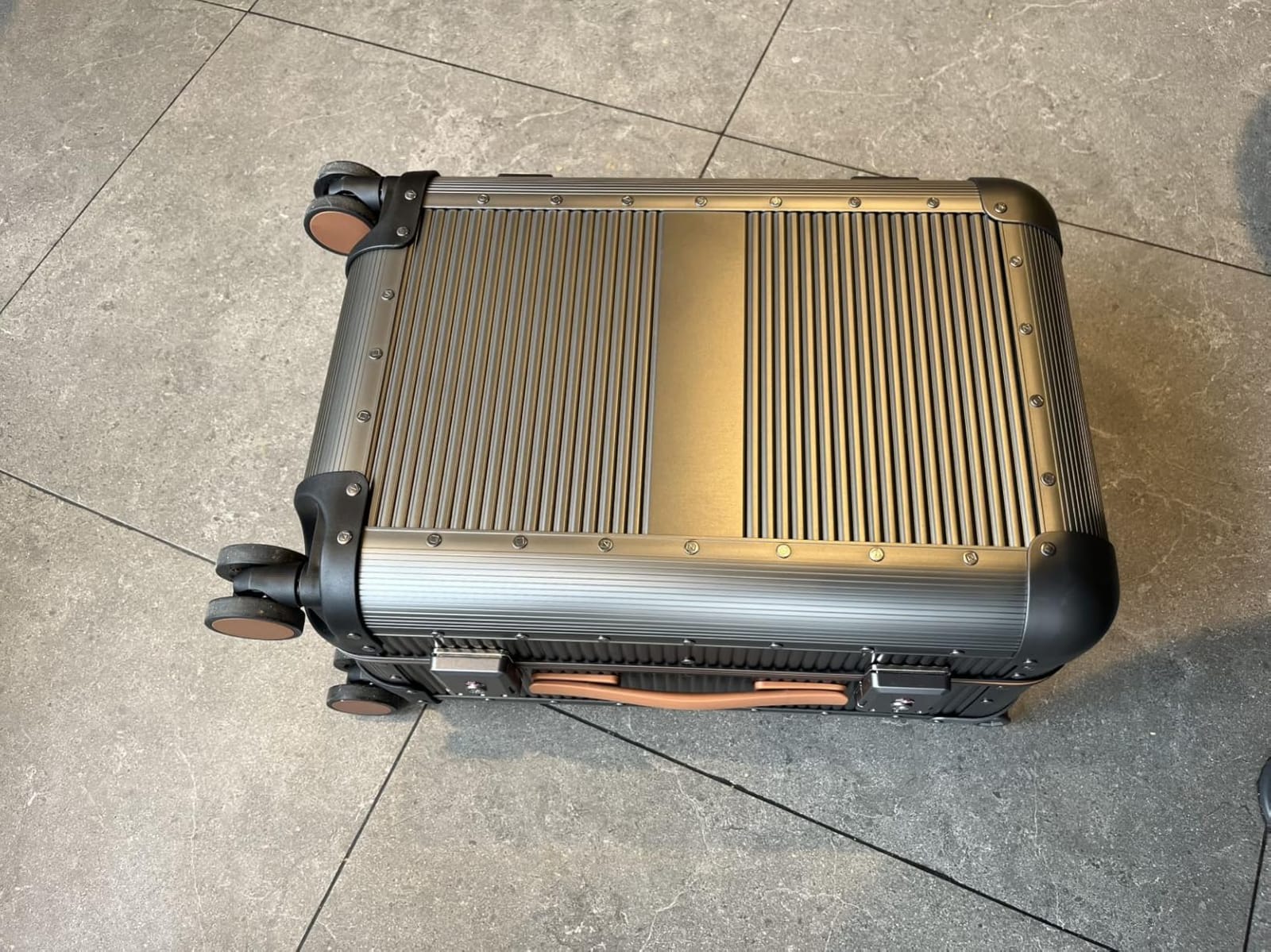 Full Aluminum 20 inch Carry on Luggage, Silver Suitcase customer photo 1