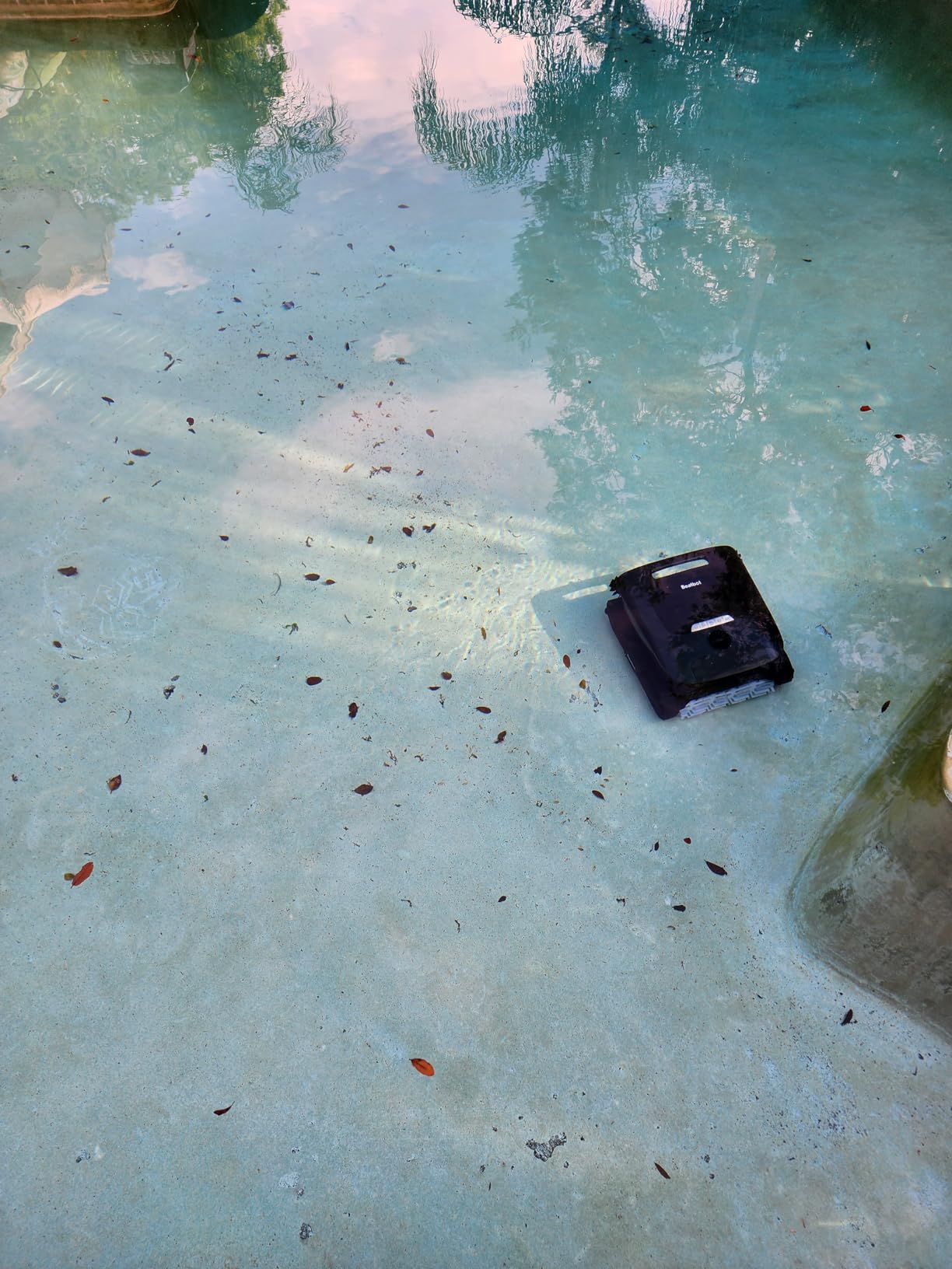 Beatbot AquaSense 2 Ultra Cordless Robotic Pool Cleaner for Complex Pools, Mapping with AI Camera, 5-in-1 Cleaning, Smart Surface Parking, Skimmer with APP Control, Water Clarification - Dark Green customer photo 1