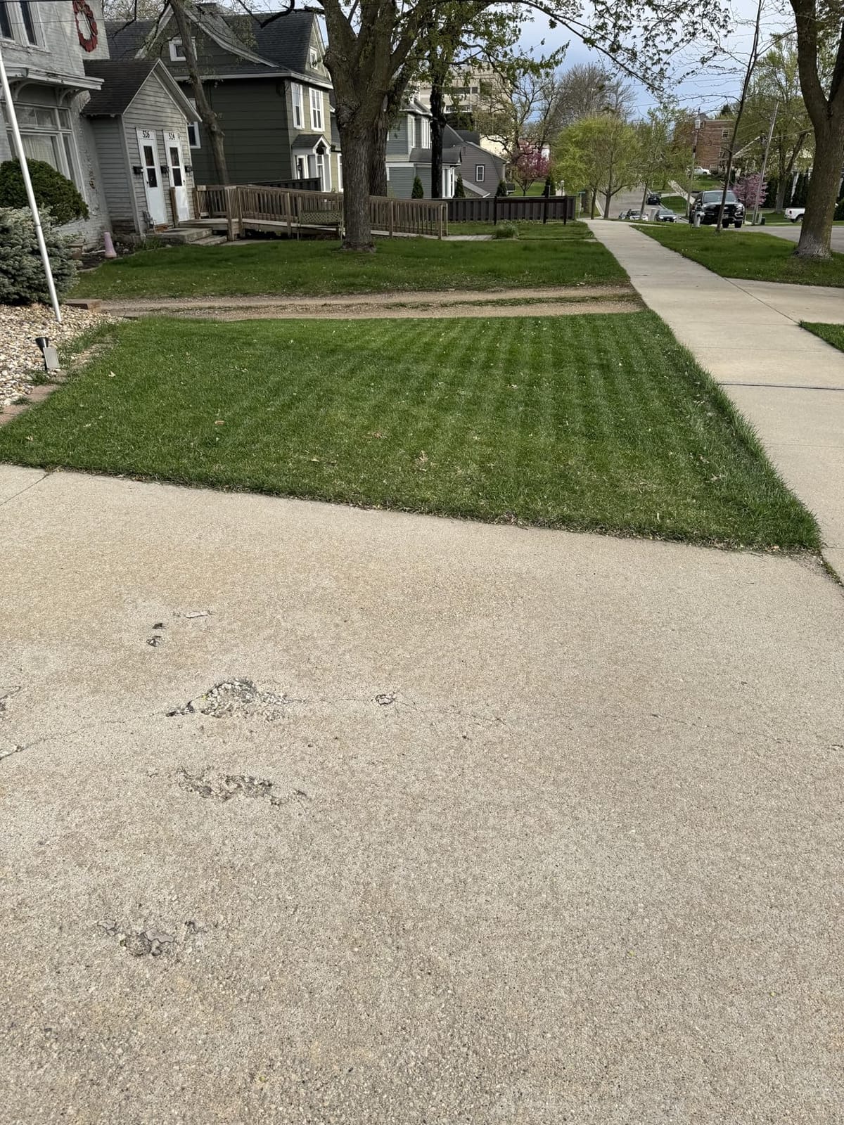 Segway Navimow i206 AWD Robot Lawn Mower, New i105N, 0.15 Acre, 45% Slopes | Perimeter Wire-Free Setup, NRTK-Vision Auto Mapping, Zero-Turn Steering, 2-3.6-Inch Cutting Height, 20-Zone App Control customer photo 1