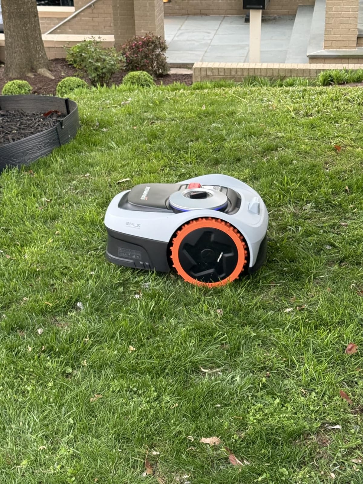 Segway Navimow i206 AWD Robot Lawn Mower, New i105N, 0.15 Acre, 45% Slopes | Perimeter Wire-Free Setup, NRTK-Vision Auto Mapping, Zero-Turn Steering, 2-3.6-Inch Cutting Height, 20-Zone App Control customer photo 2