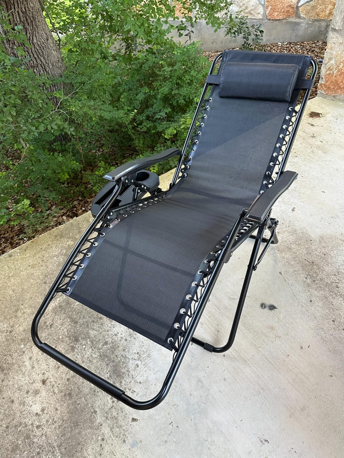 NEWBULIG Zero Gravity Chairs Set of 2, Lounge Chair Folding Portable Adjustable Camping Reclining Chairs with Adjustable Pillow, Mesh Back, Cup Holder Trays Lawn Patio Chair for Pool Beach, Black customer photo 1