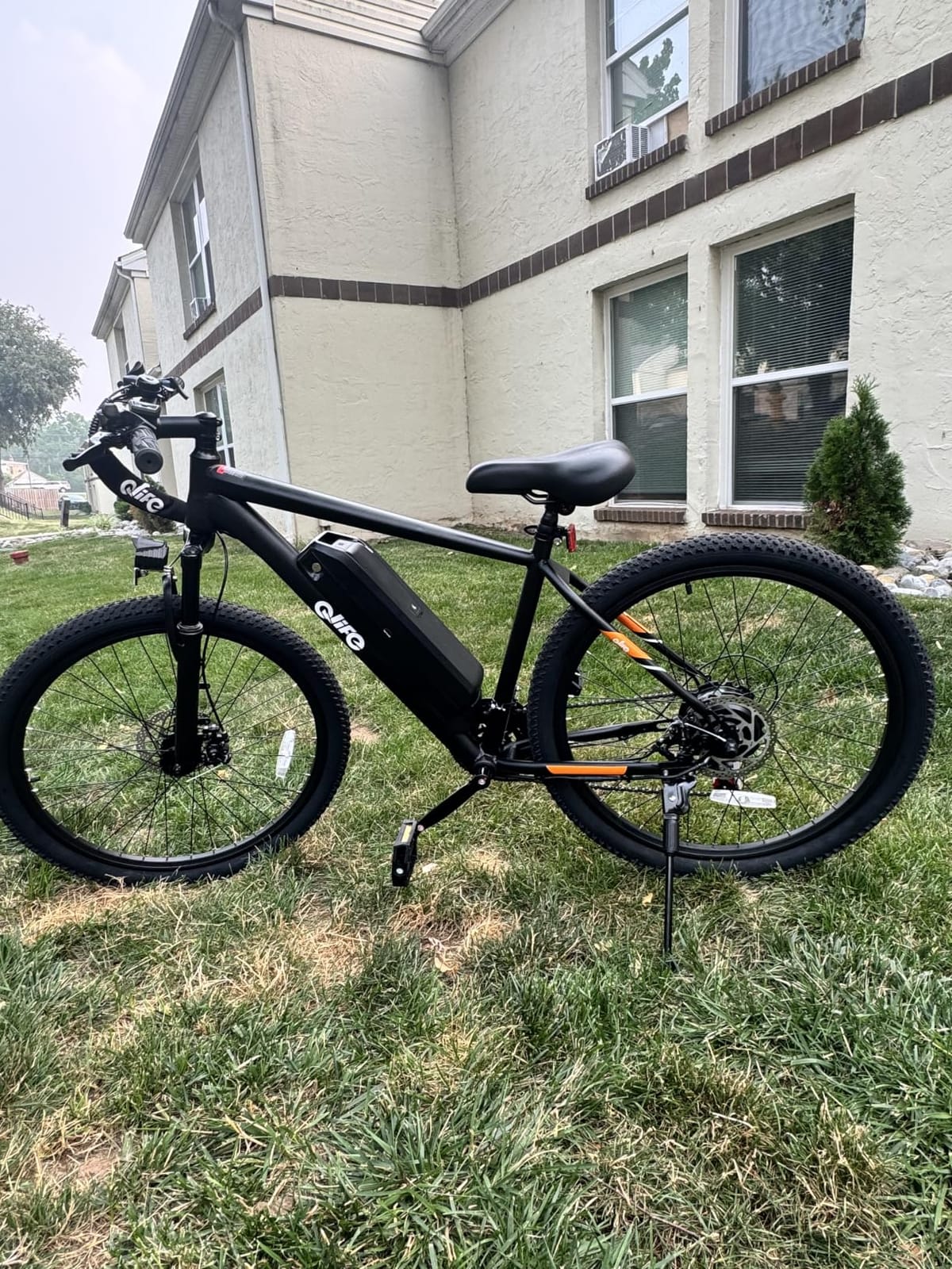 Qlife Racer Electric Bike for Adults - 21-Speed Mountain Lightweight Ebike with Peak 1000W 20+MPH Brushless Motor, 375Wh Removable Battery, 26X2.1 Tire Step Over E-MTB, Up to 40 Miles customer photo 2