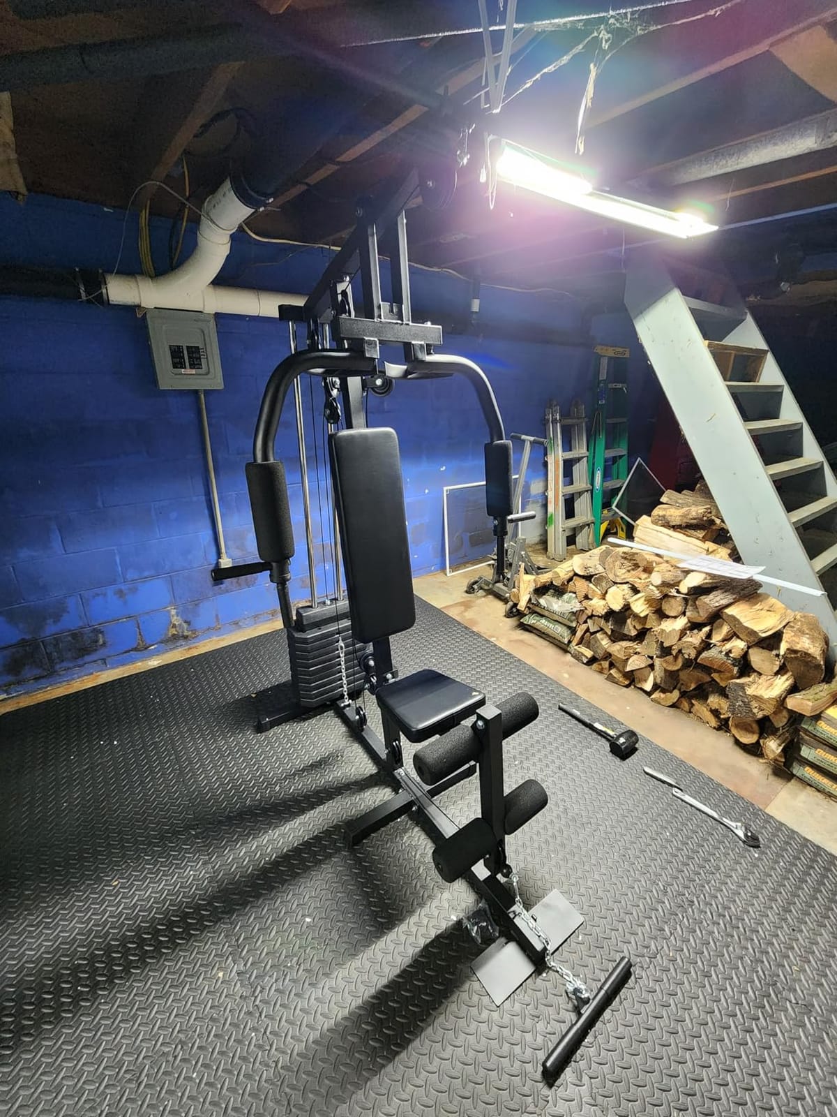 Home Gym Machine with 100LB Weight Stack, Multifunctional Full Body Workout Station for LAT Pulldown, Chest Press, Leg Extension & Strength Training, Compact Fitness Equipment for Home Use customer photo 2