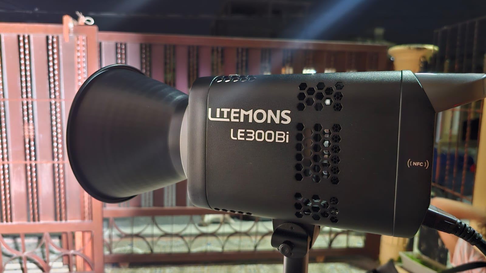 Godox Litemons LE600Bi 600W Bi-Color COB LED Video Light | 2800-6500K, 113000Lux, 97CRI/99TLCI, Intelligent Silent Fan, Recessed Lamp Head, Metal Body, APP/DMX Control, Bowens Mount customer photo 2