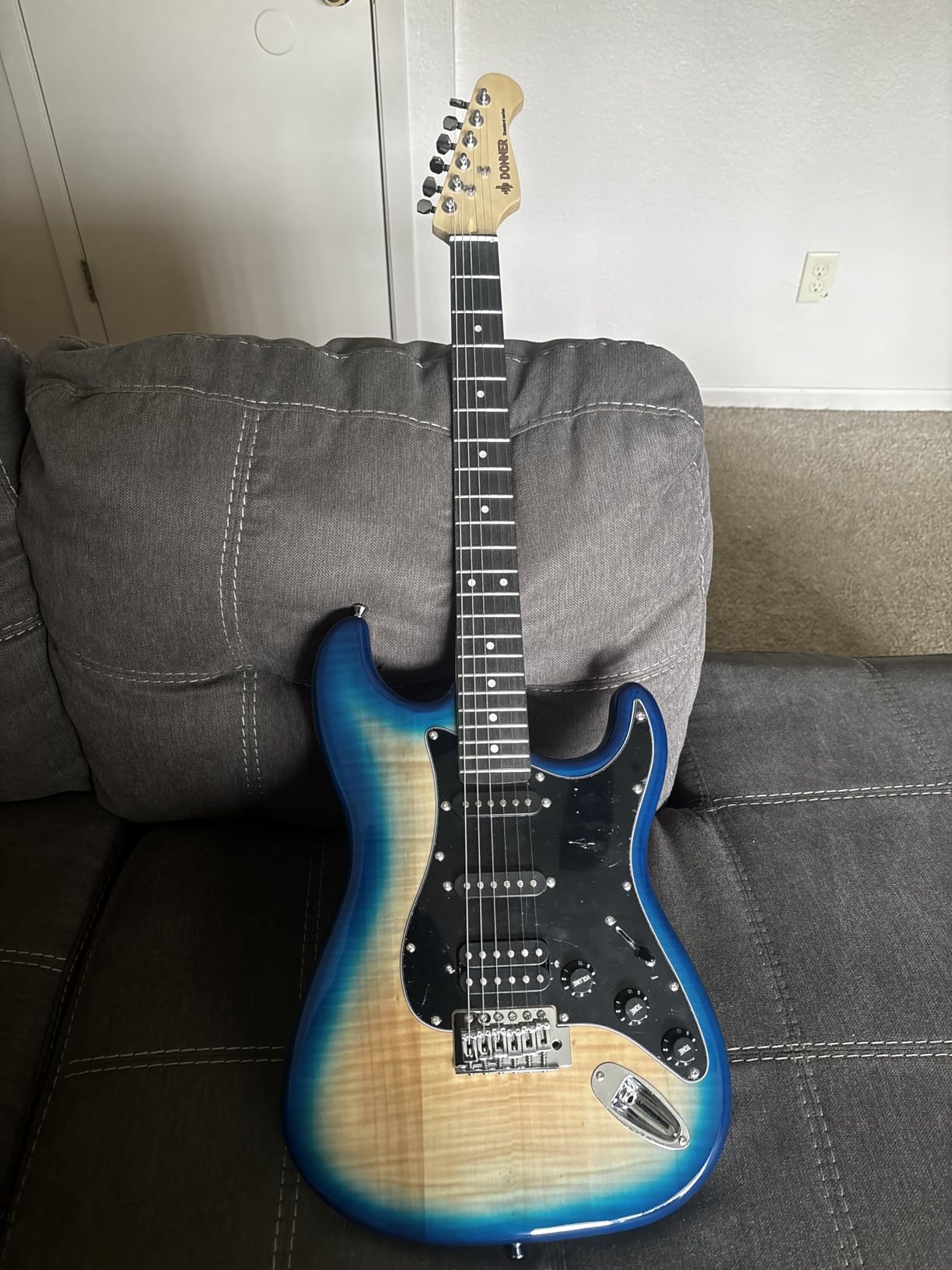Donner DST-90 Electric Guitar, 39