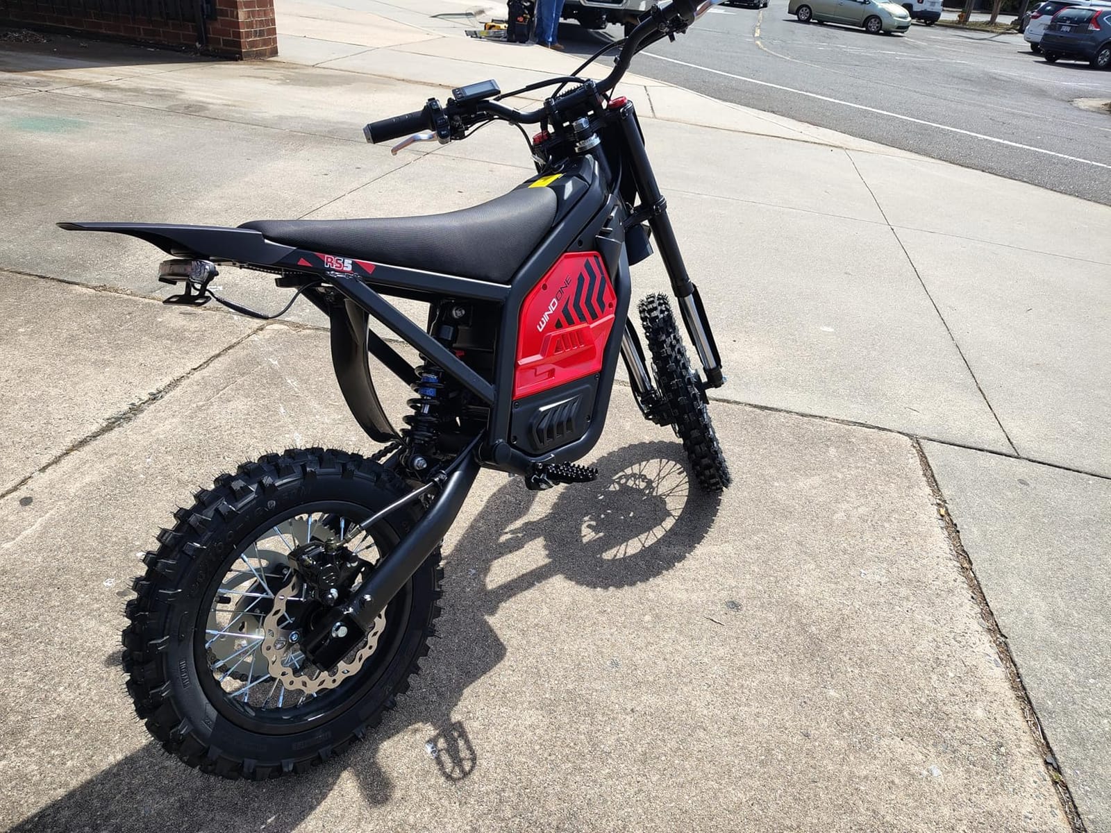 Windone RS5 Electric Dirt Bike for Teens & Adults (13+), Up to 37 MPH, 45 Miles Range, 2200W Peak Motor, 14